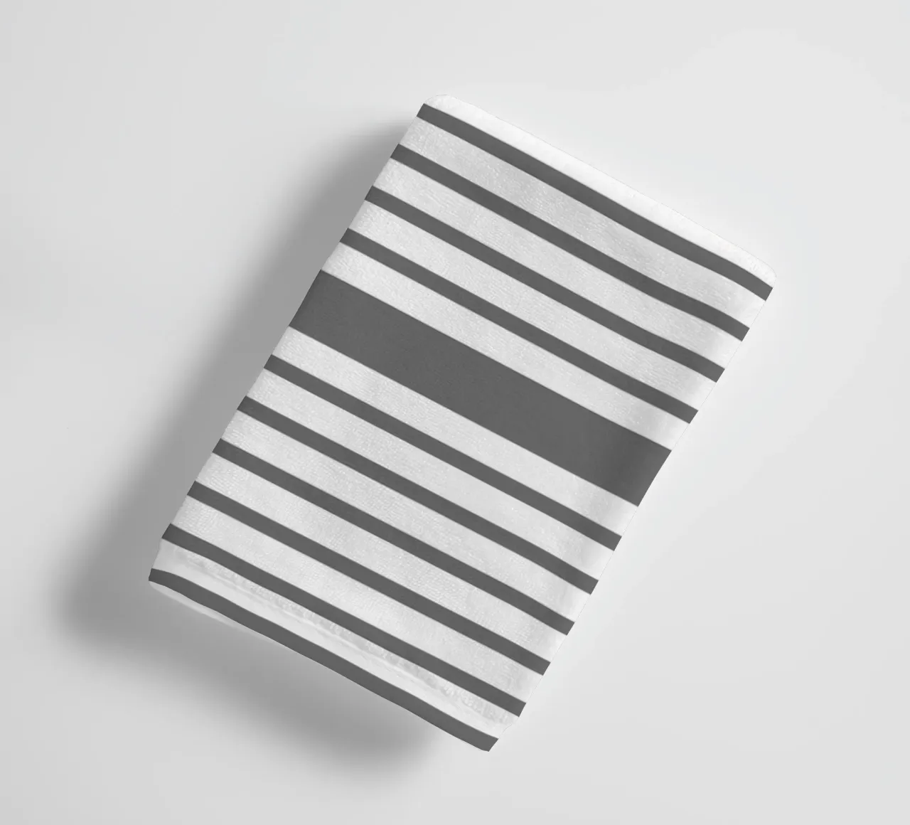 Archi geometrici minimalisti a strisce bianche su grigio scuro asciugamano da bagno da Beauty in Simplicity