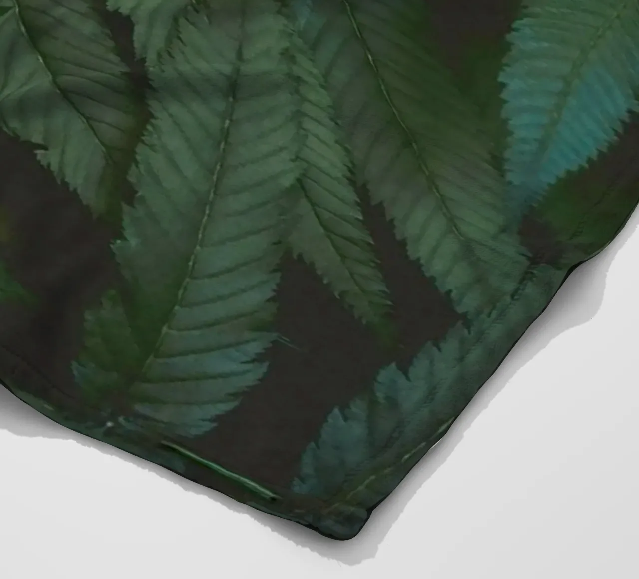 leaf in shadow coperta in pile da melts