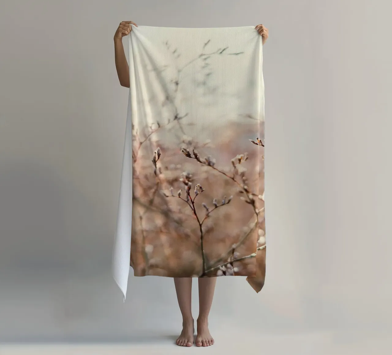 thin tree and flower telo mare da melts