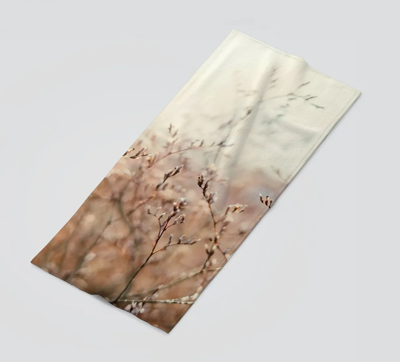 thin tree and flower telo mare da melts