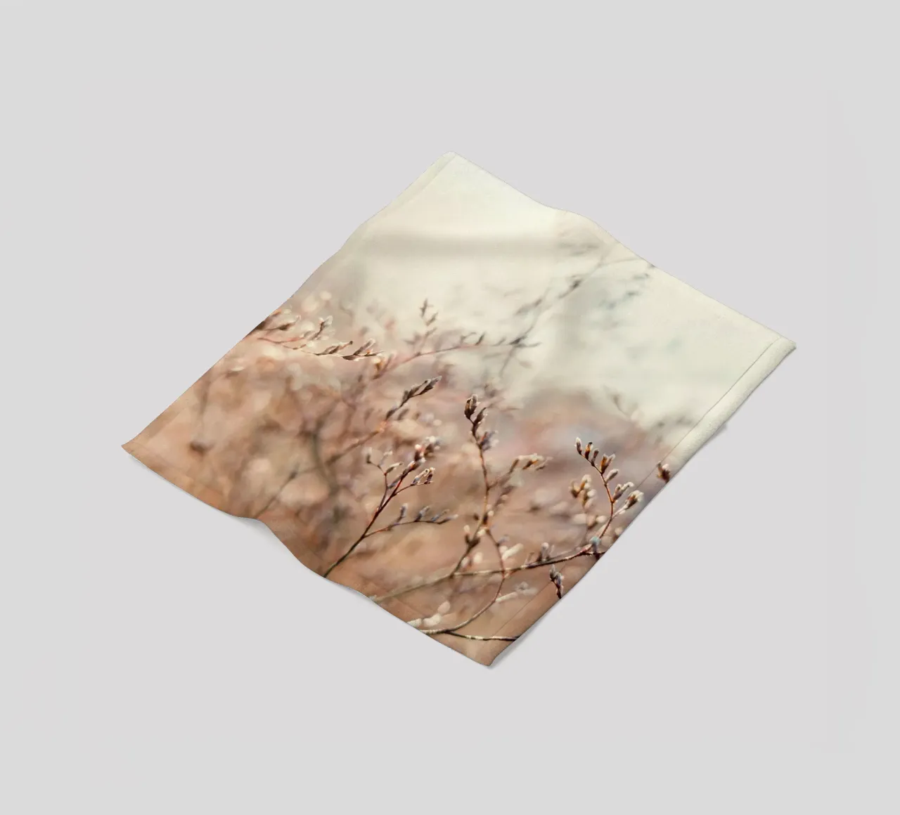 thin tree and flower coperta in pile da melts