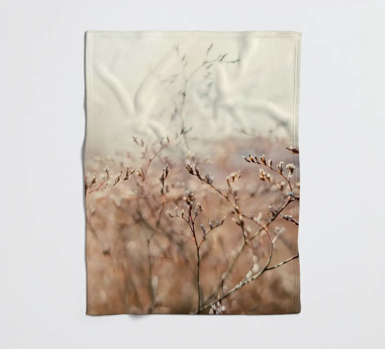 thin tree and flower coperta in pile da melts