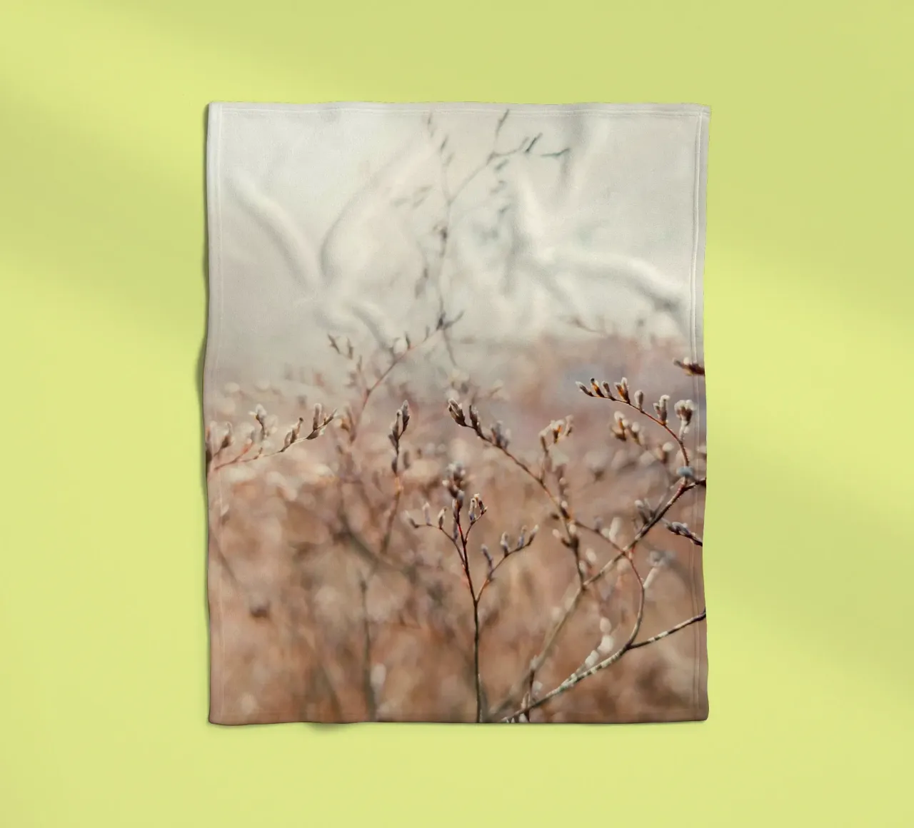 thin tree and flower coperta in pile da melts