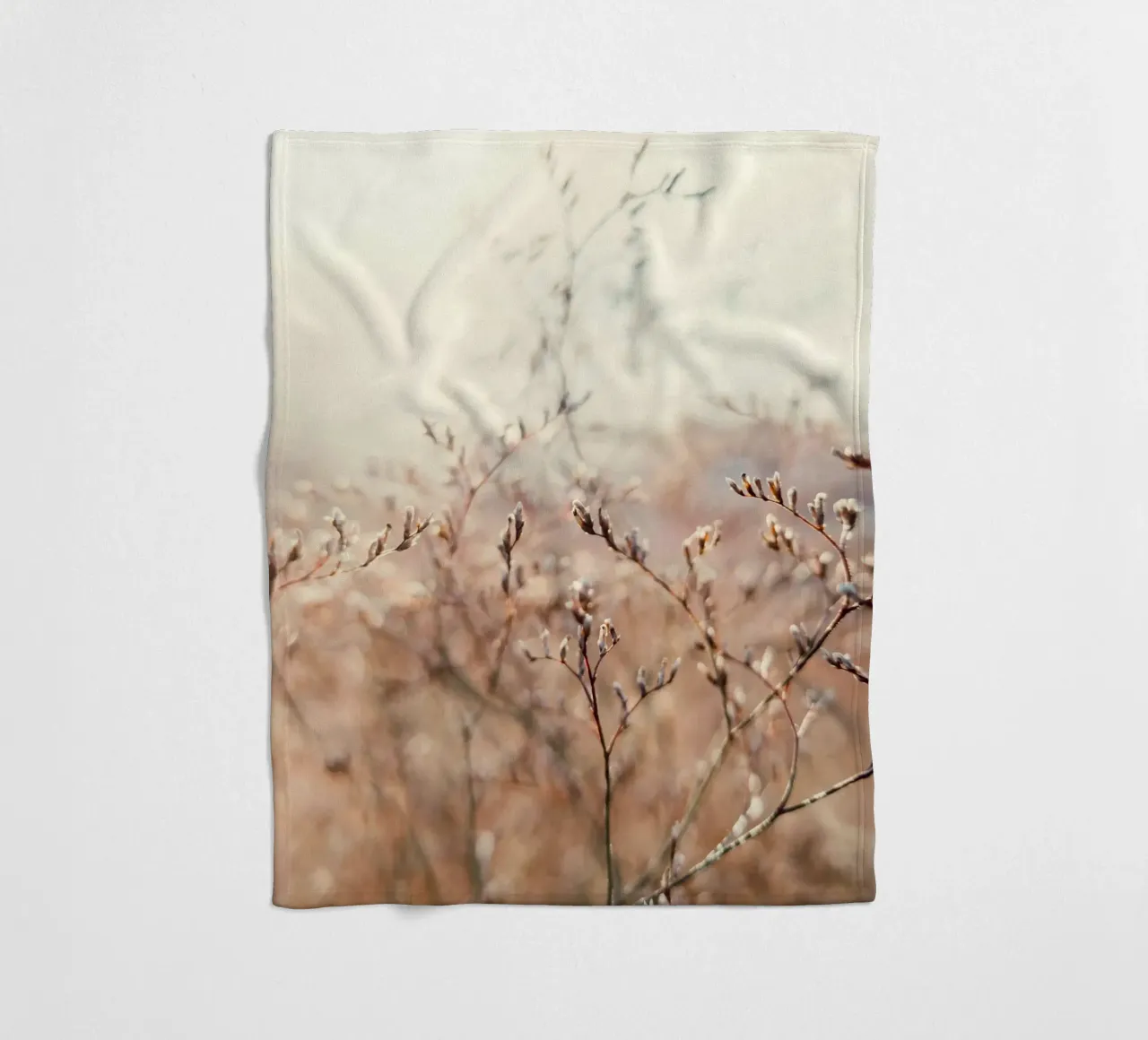 thin tree and flower coperta in pile da melts