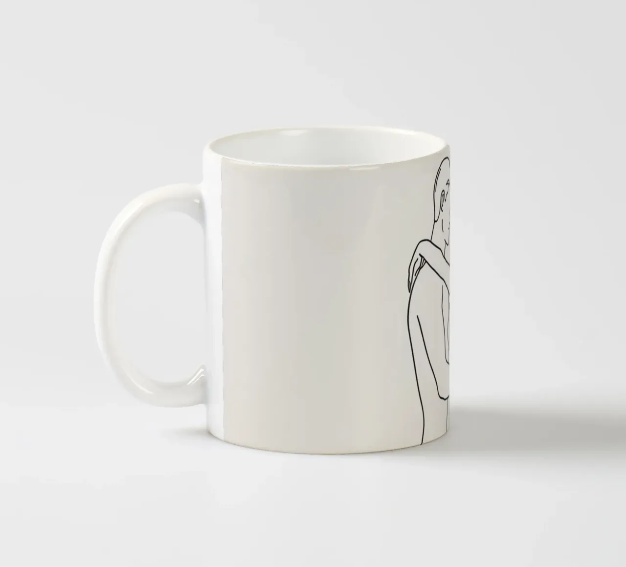 Line art di coppia nuda abbracciata tazza in ceramica da DesignDoodle