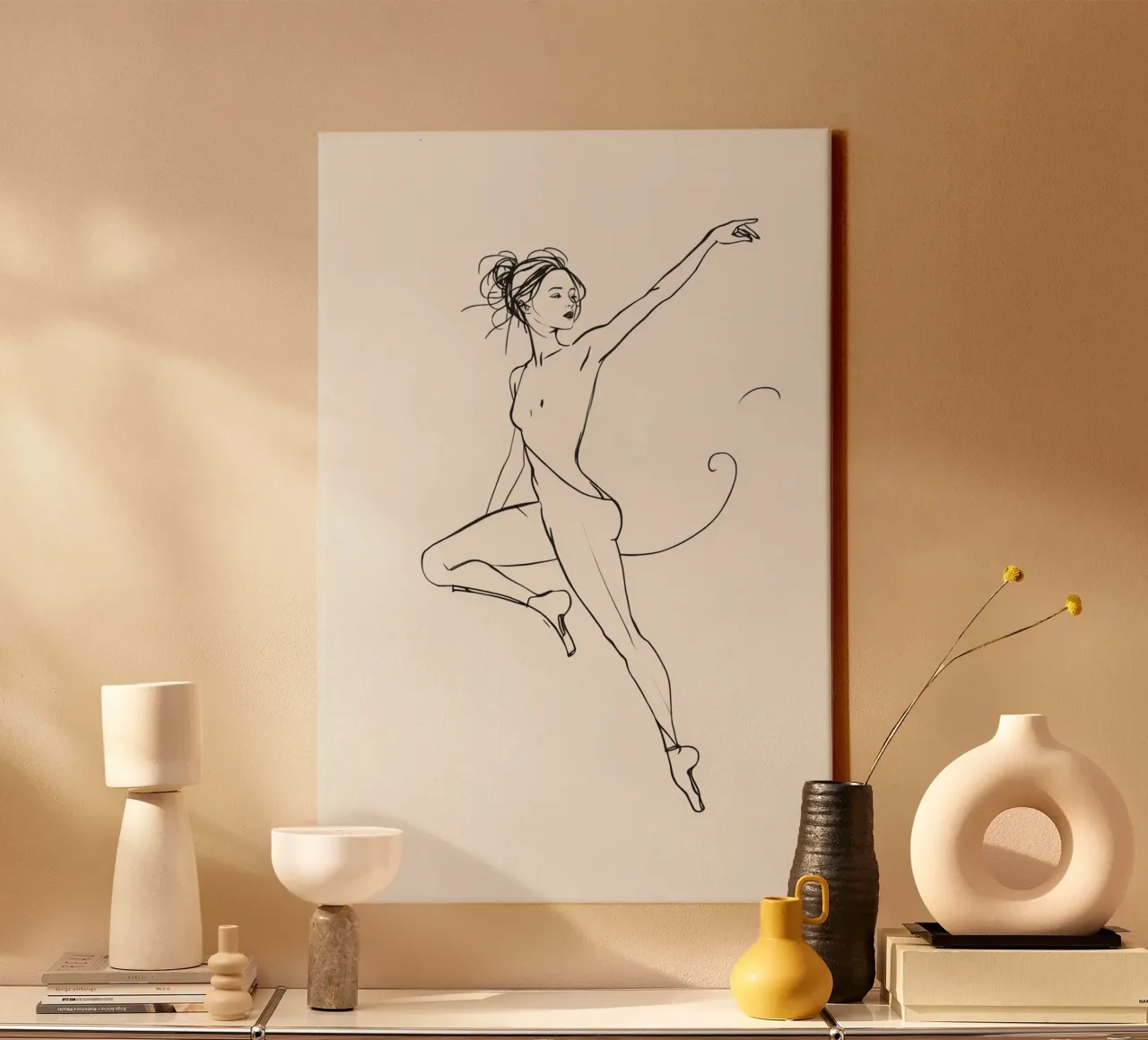 Dessin au trait d'une femme en body posant toile avec Caisse américaine de DesignDoodle
