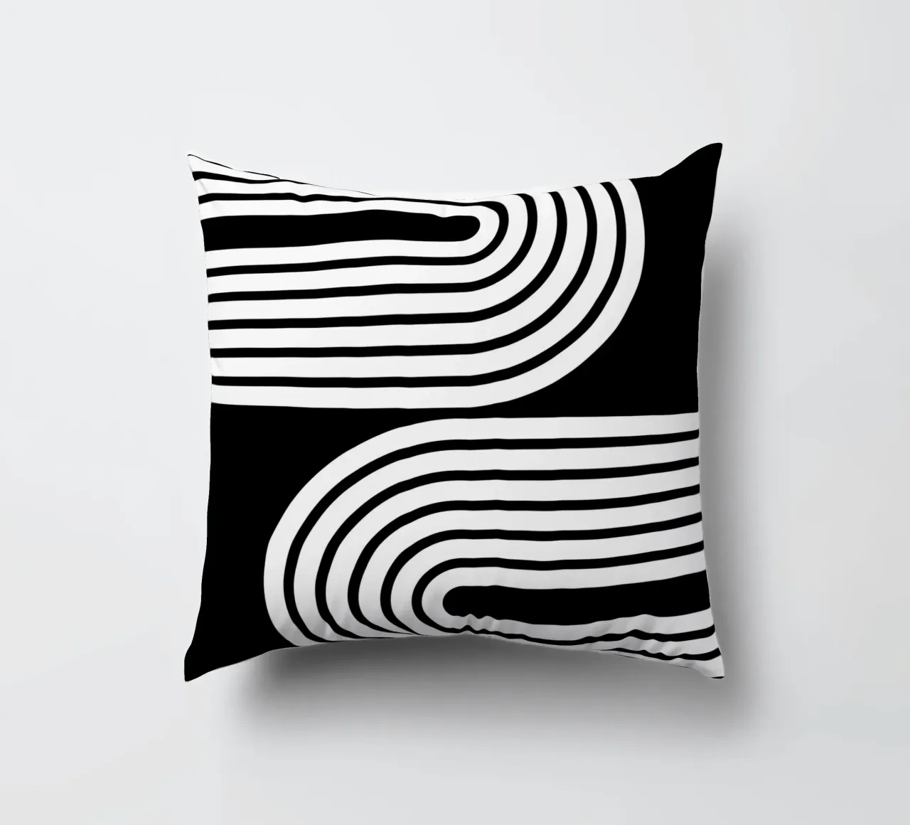 Archi geometrici minimalisti in grassetto | Bianco su nero cuscino da Beauty in Simplicity
