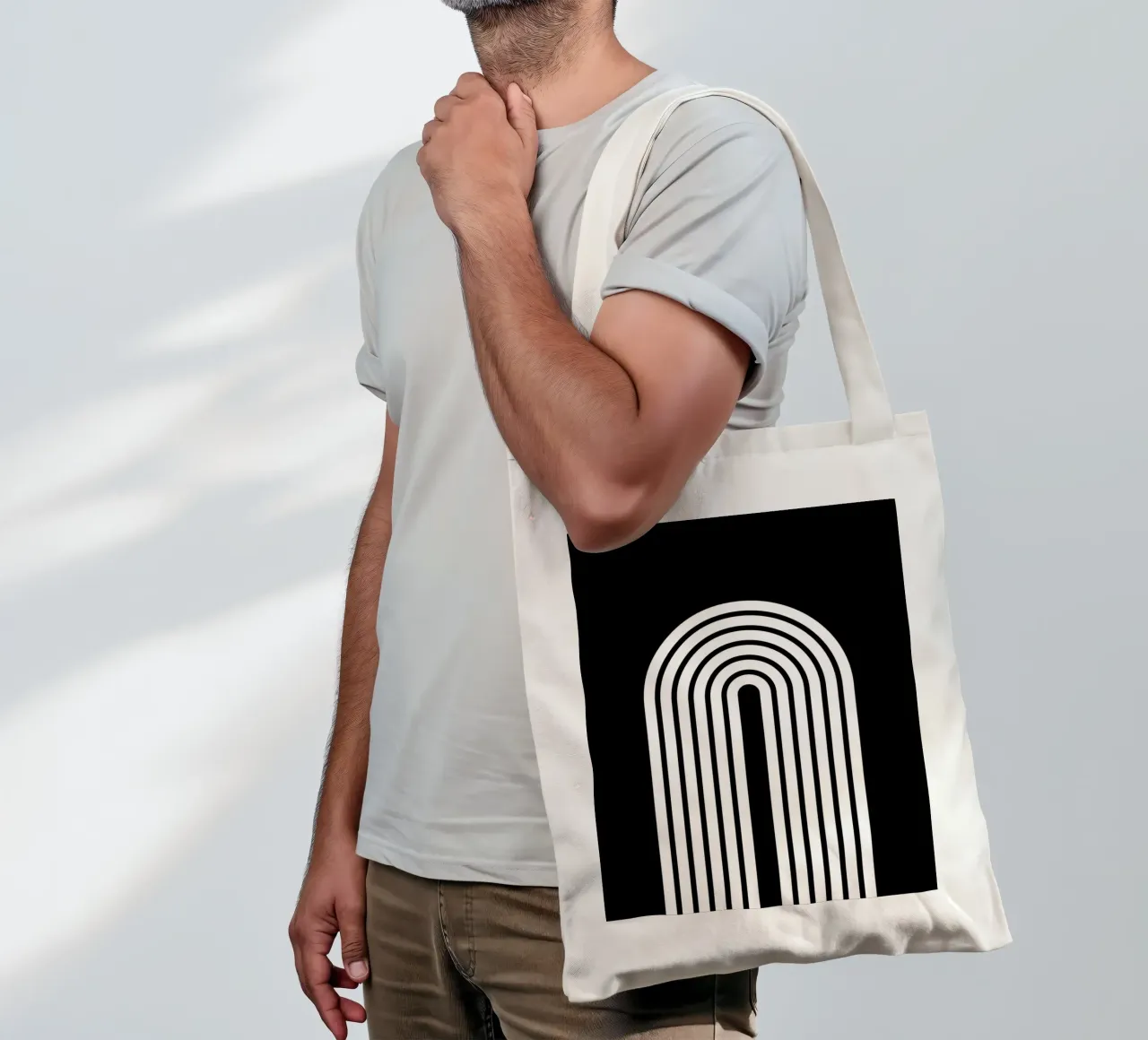 Arco geometrico minimale in grassetto bianco su nero borsa in juta da Beauty in Simplicity