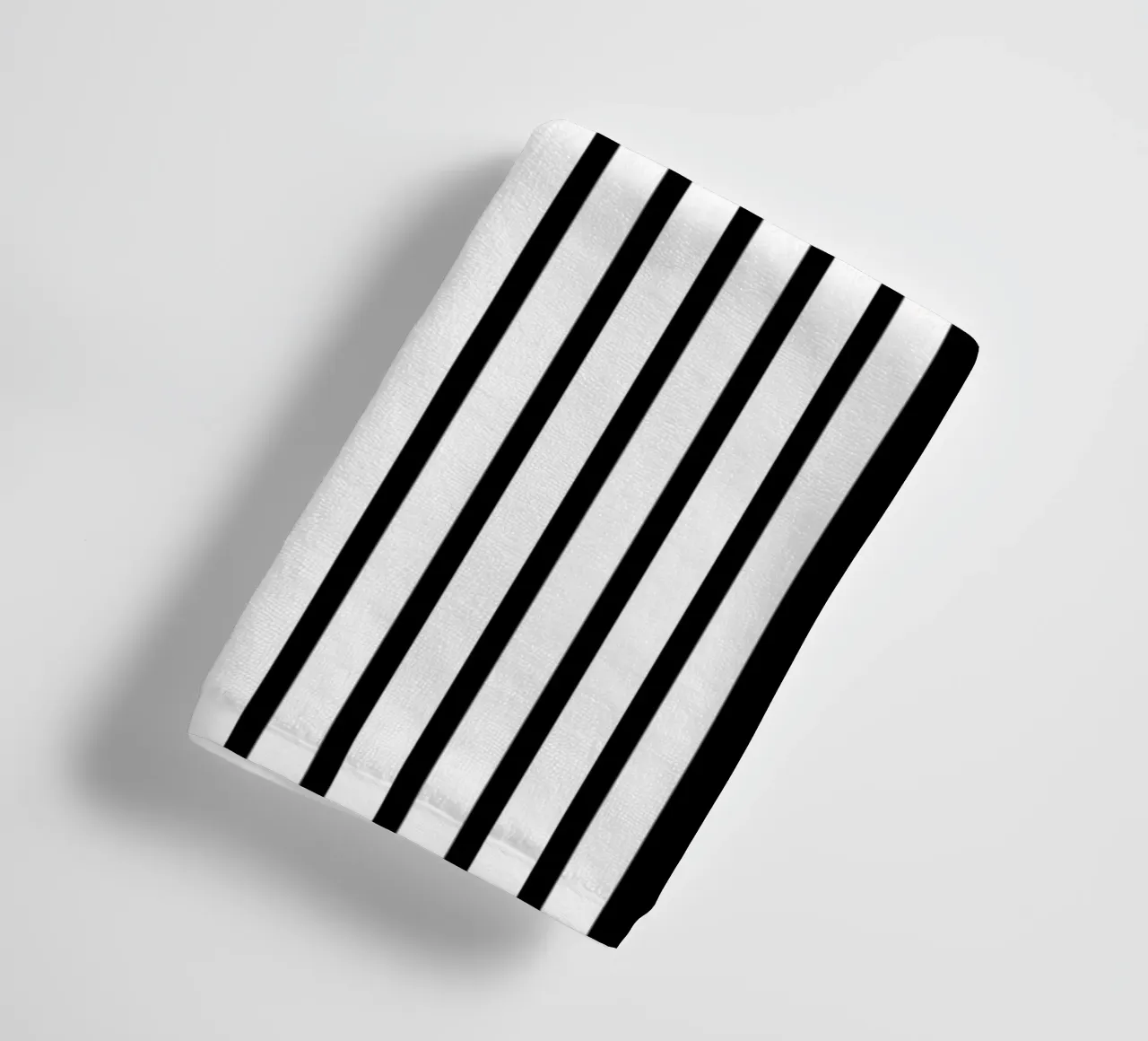 Arco geometrico minimale in grassetto bianco su nero asciugamano da bagno da Beauty in Simplicity