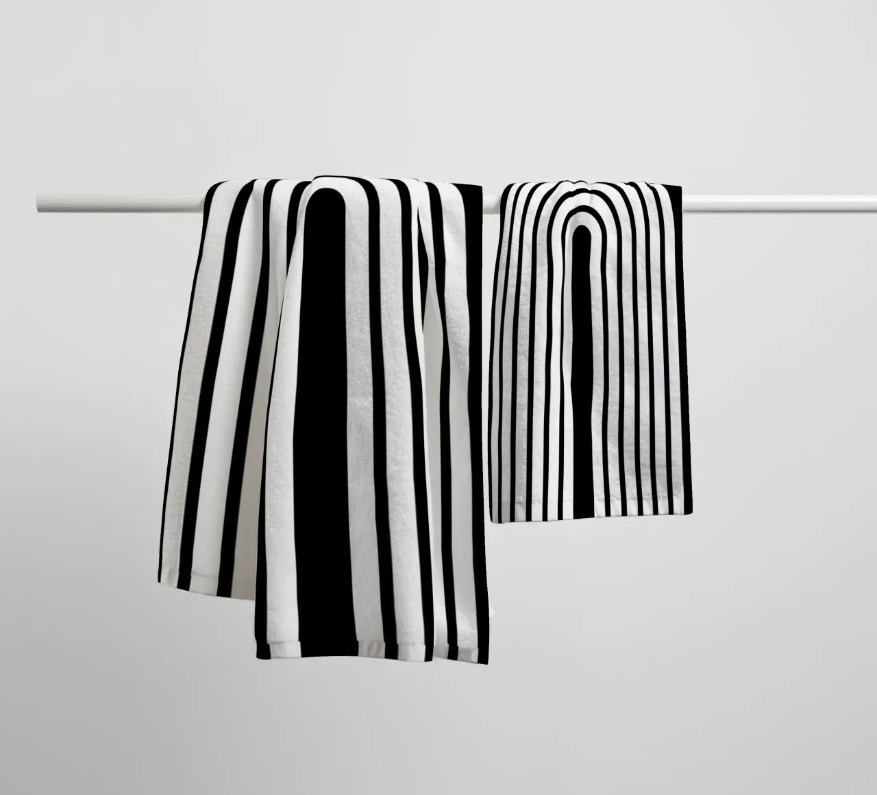Arco geometrico minimale in grassetto bianco su nero asciugamano da bagno da Beauty in Simplicity