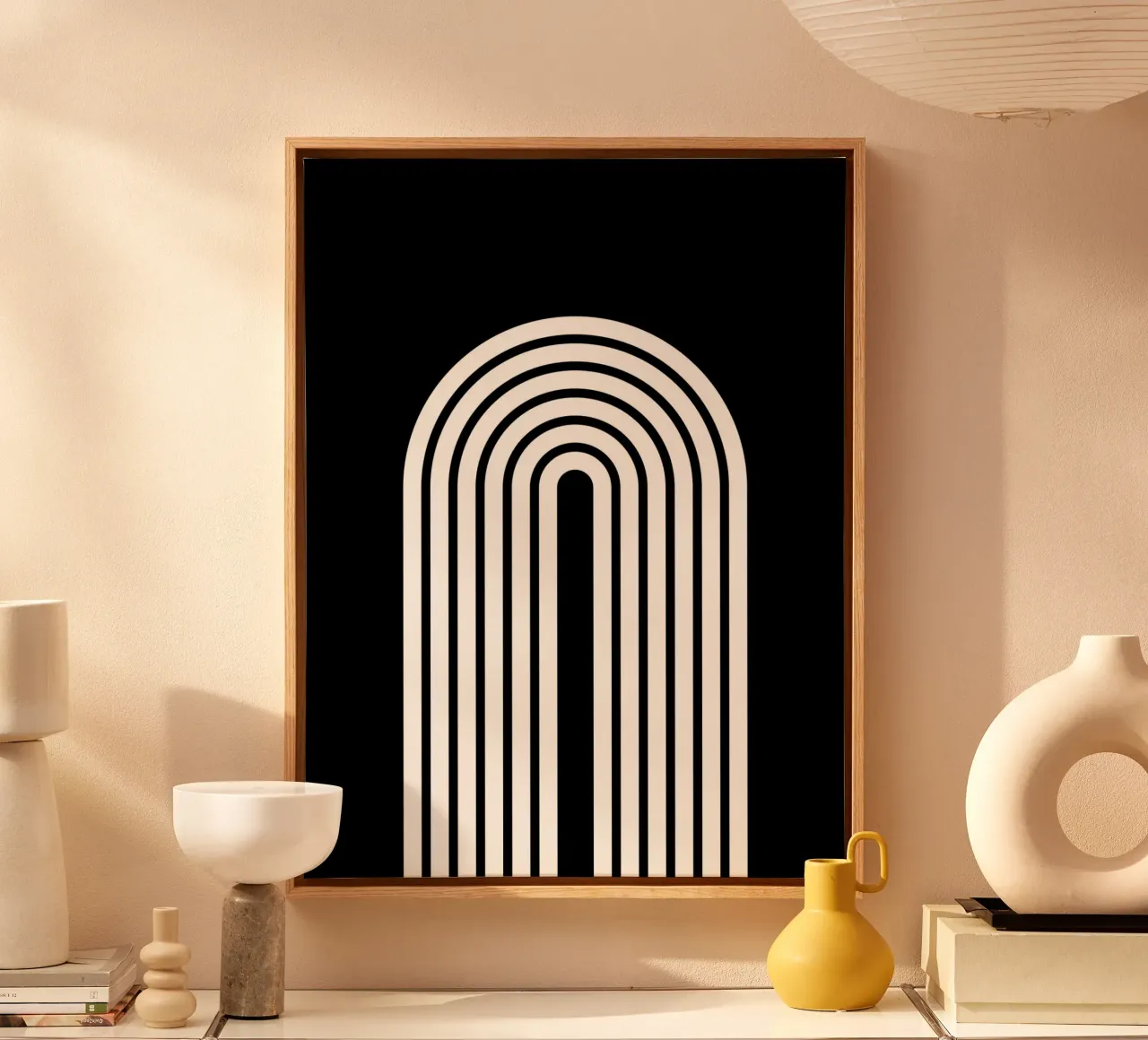 Arco geometrico minimale in grassetto bianco su nero tela con Cornice a cassetta da Beauty in Simplicity