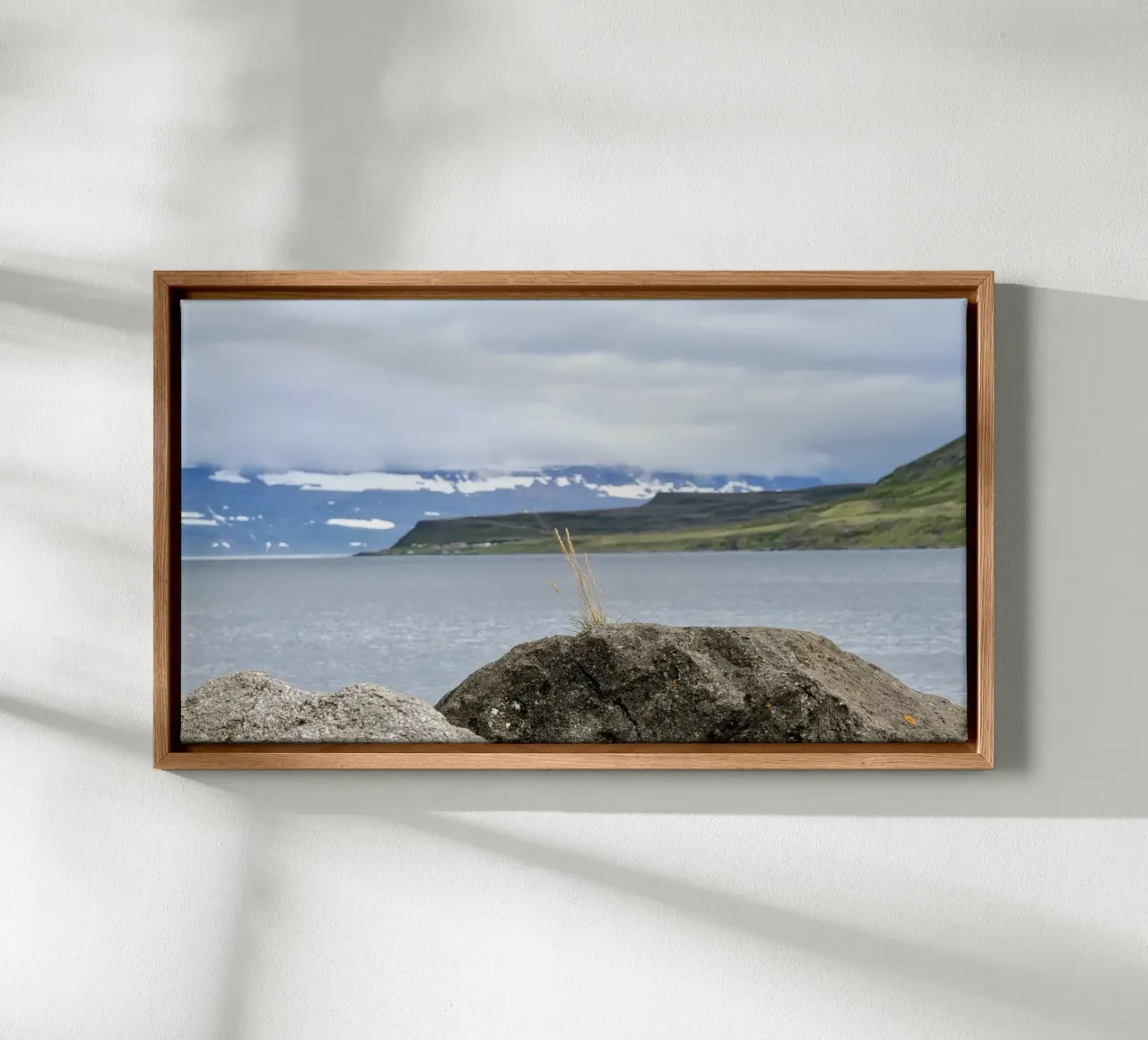 Isafjördur-IJsland, motief 3 canvas met Baklijst van ZAMART - Fotografie
