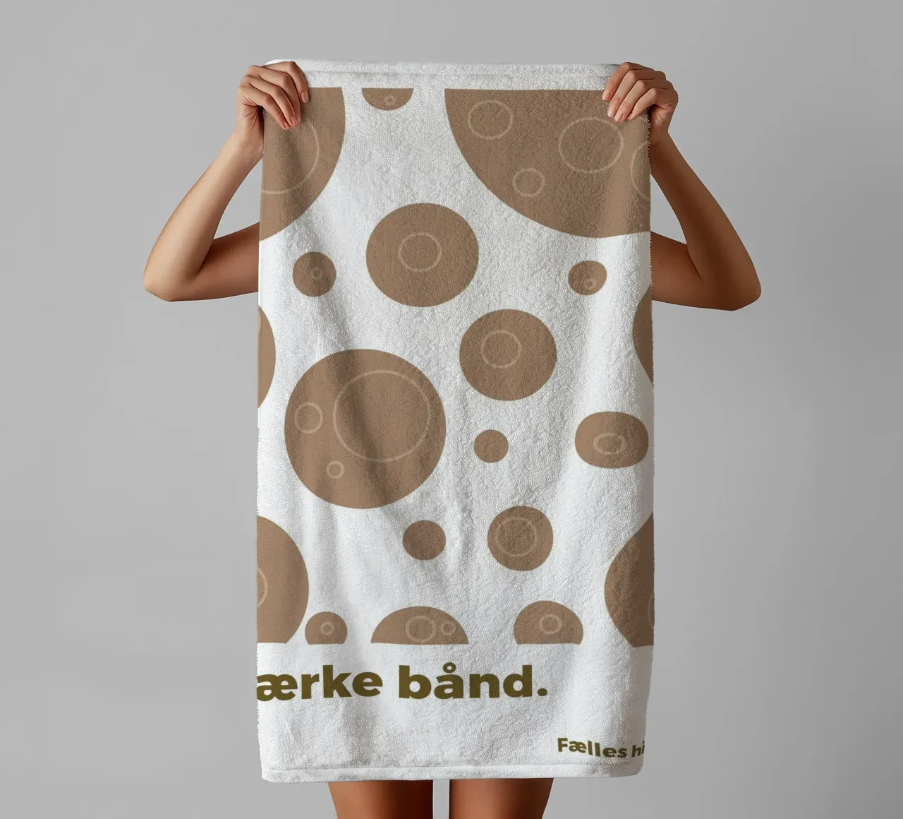 Volkadot Pattern towel by MODERN NUANCE