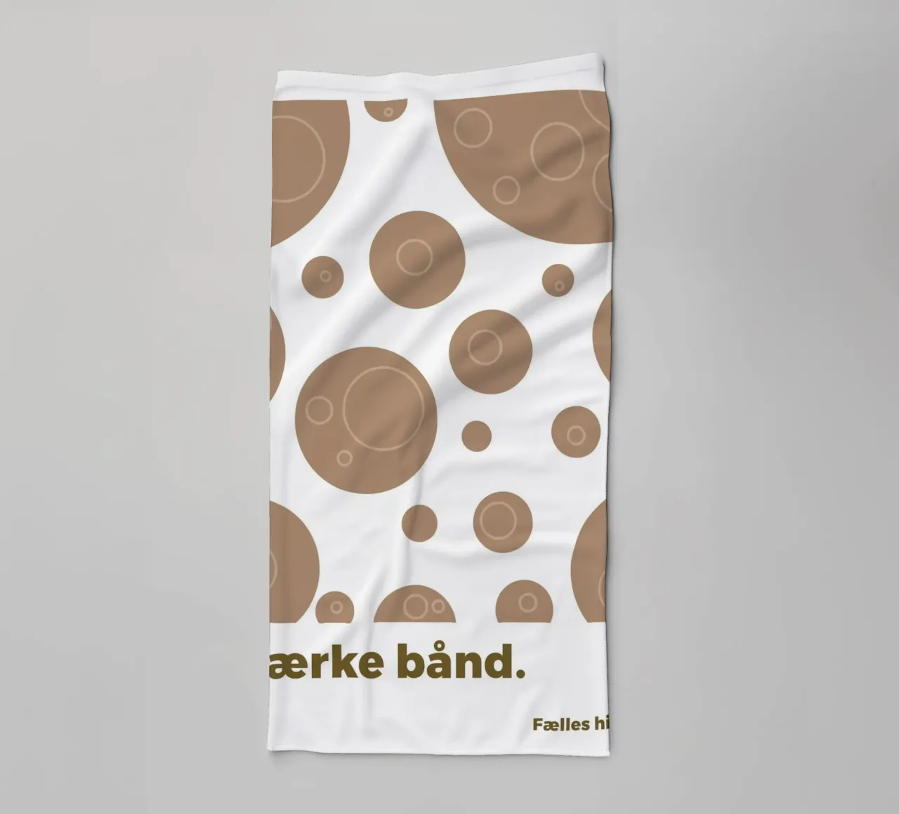 Volkadot Pattern towel by MODERN NUANCE