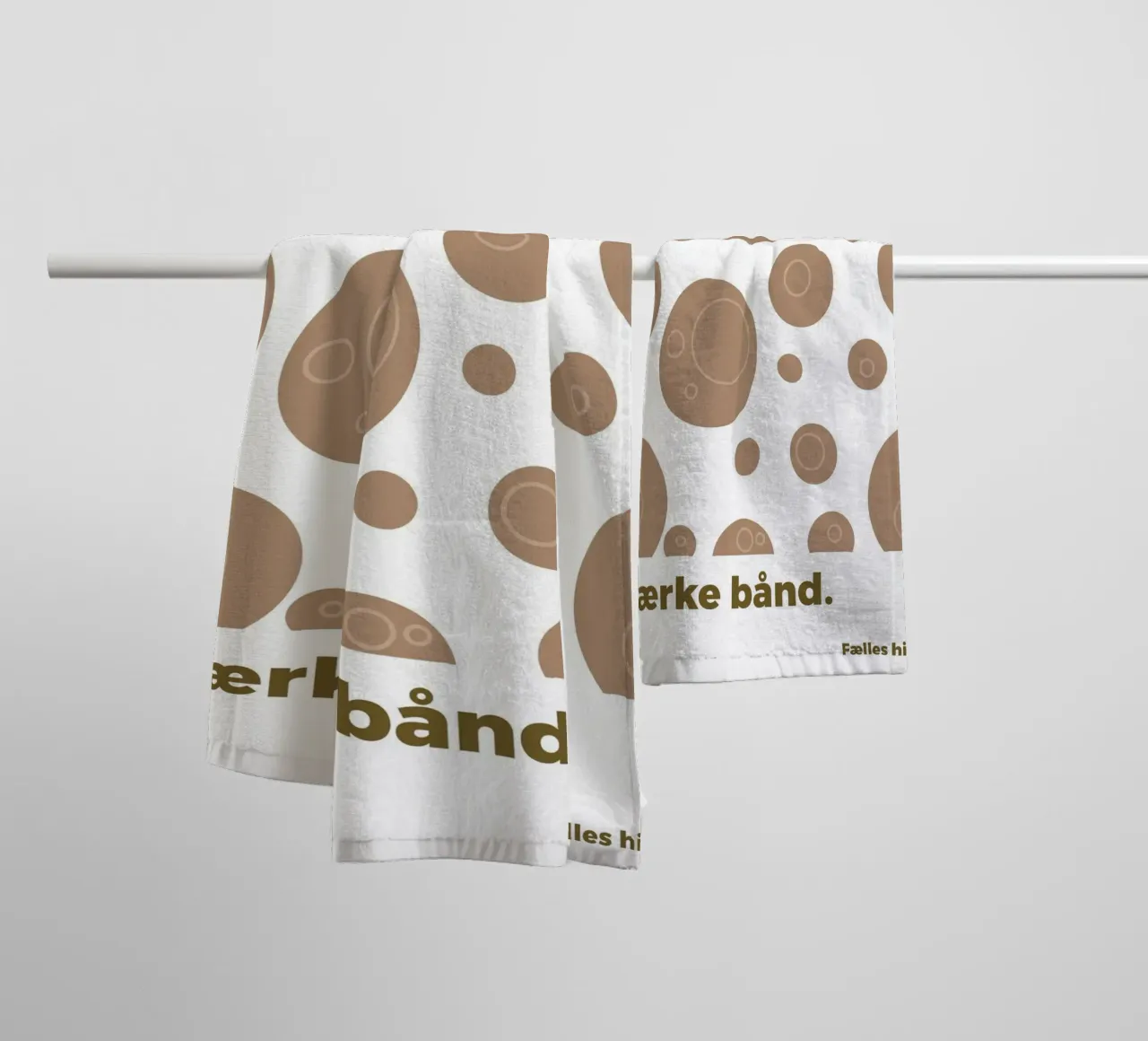 Volkadot Pattern towel by MODERN NUANCE