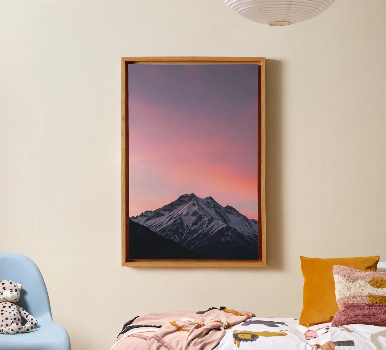 Met sneeuw bedekte berg onder zonsondergang canvas met Baklijst van DesignDoodle