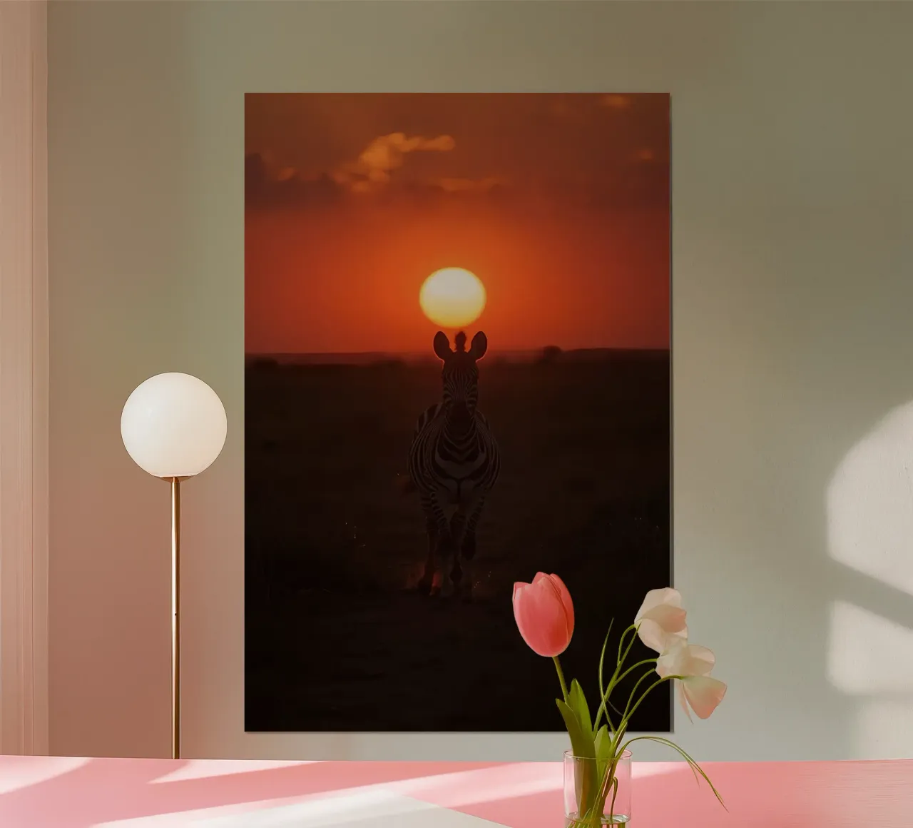 Zebra contro il sole al tramonto poster con telaio in legno da DesignDoodle