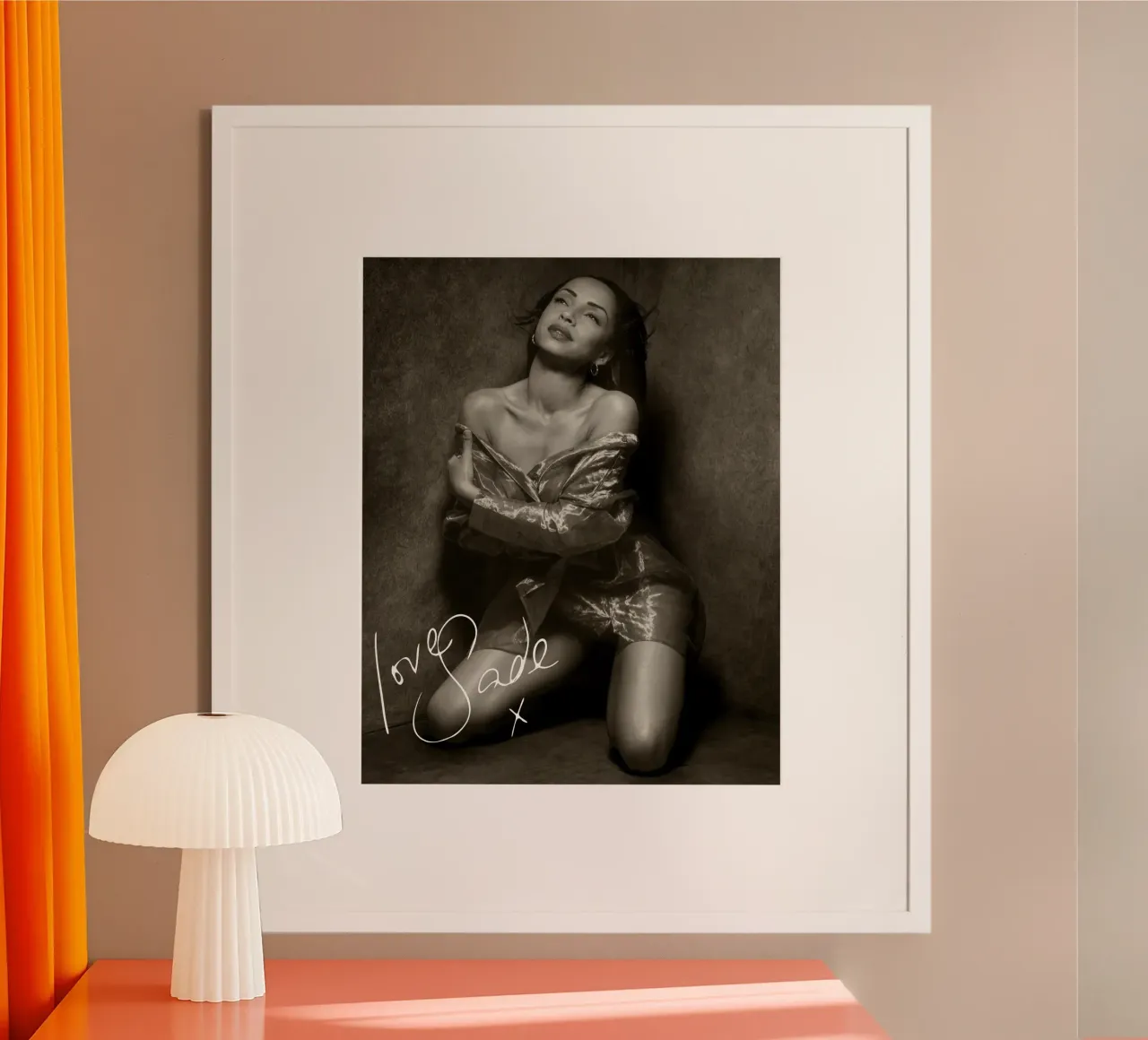 Sade Adu - Amore Sade 2 poster con telaio in legno da eliouxence