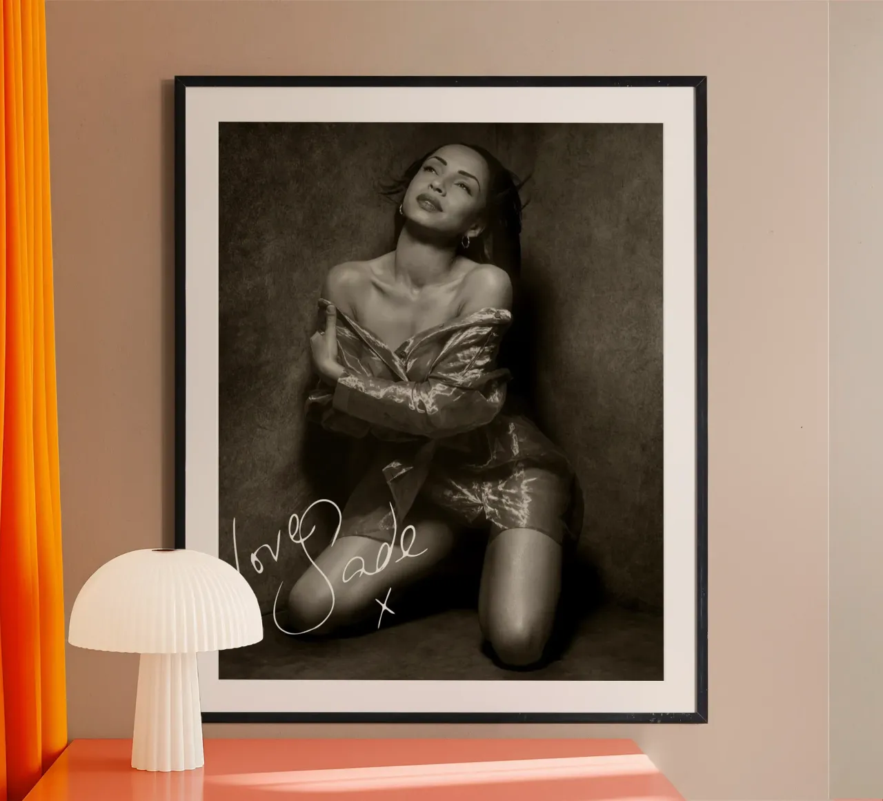 Sade Adu - Amore Sade 2 poster con telaio in legno da eliouxence