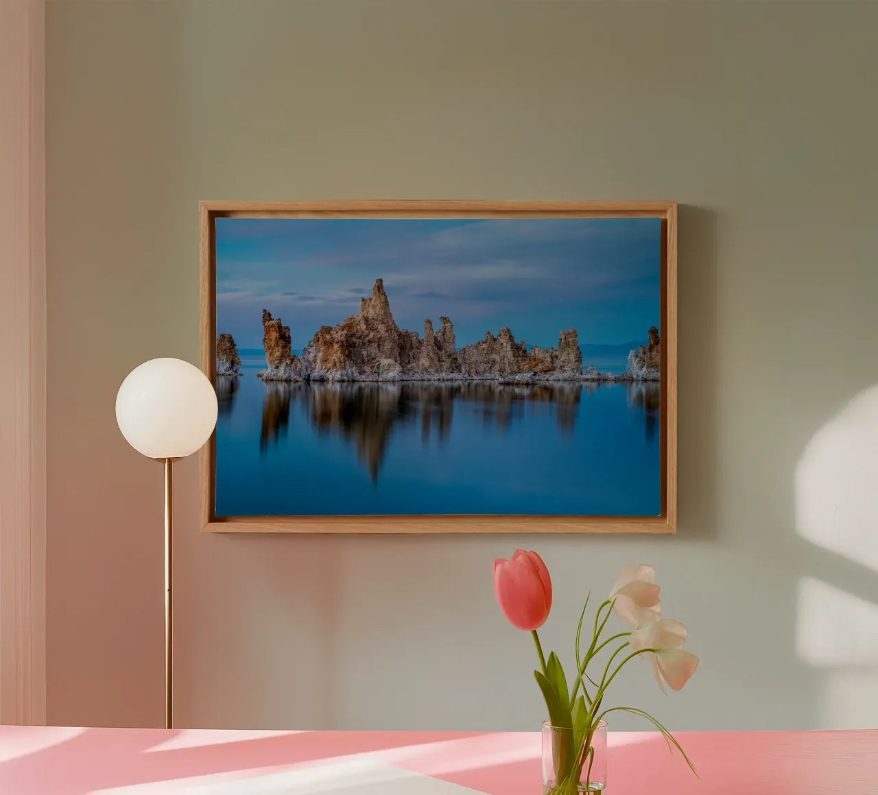 Vorstformatie op Mono Lake, Californië, VS canvas met Baklijst van anderm