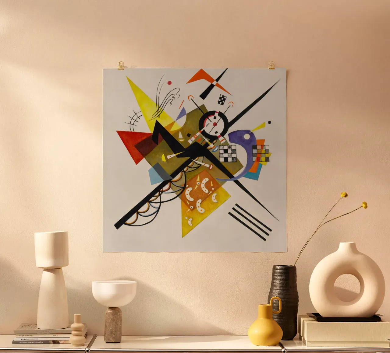 Sul bianco II di Wassily Kandinsky (1923) poster con telaio in legno da Art History