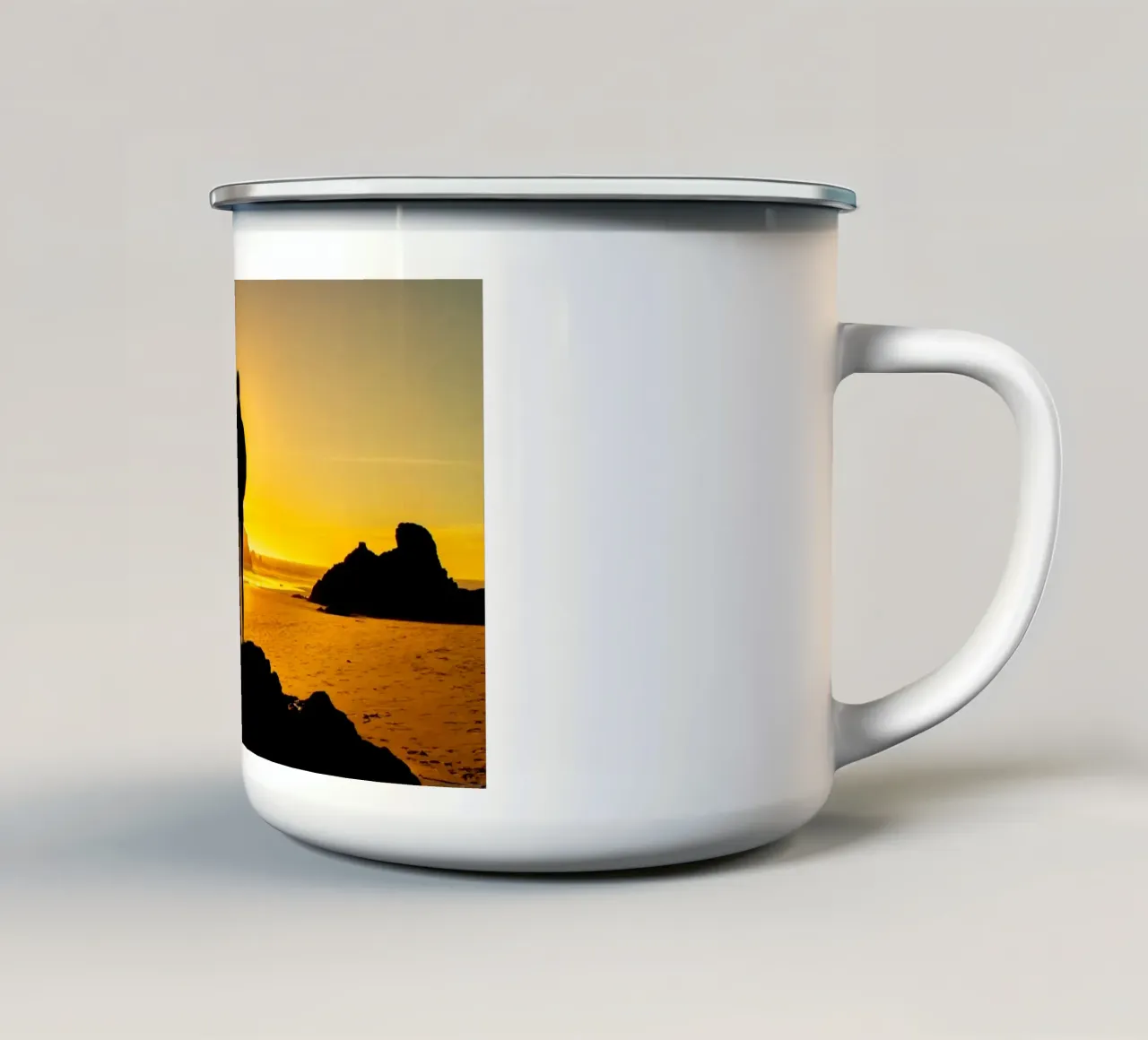 Ragazza al tramonto tazza in smalto da anderm