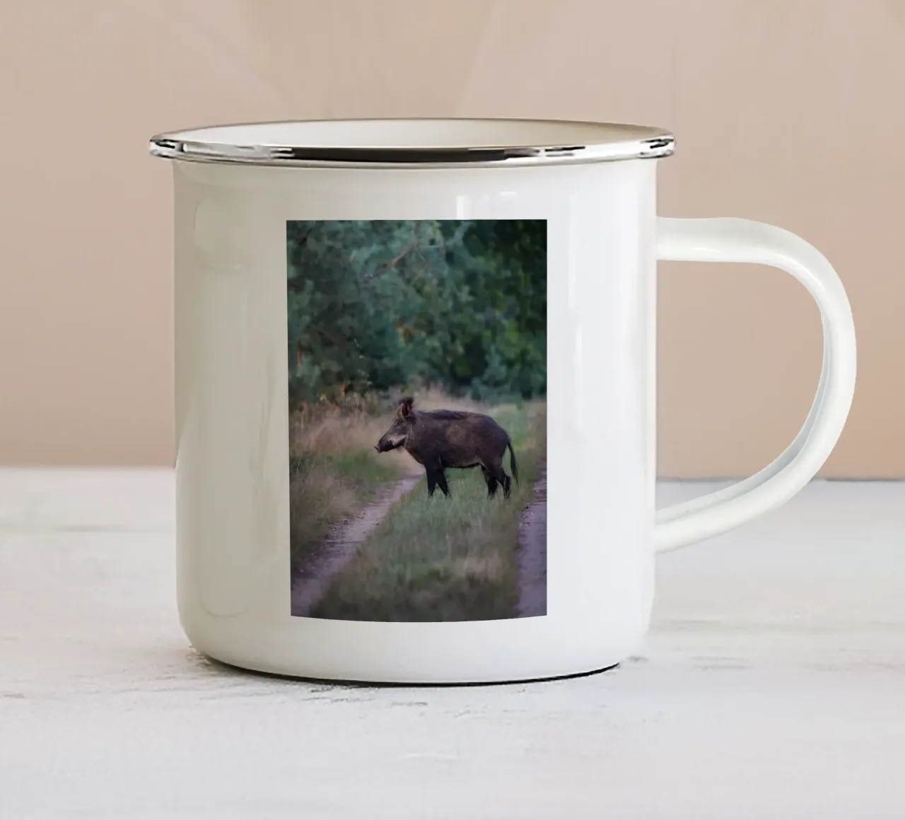 Cinghiale nella foresta tazza in smalto da Tom's Wildlife
