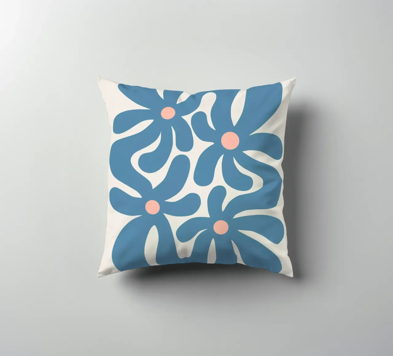 Fiori astratti blu cuscino da Asha Designs