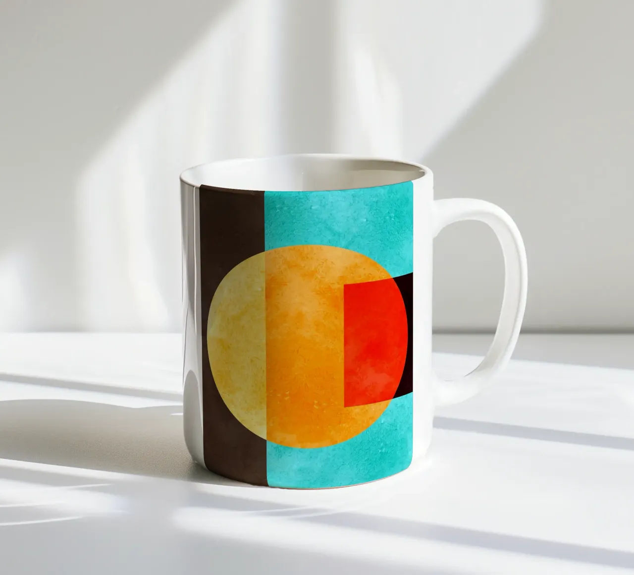 Geometria colorata tazza in ceramica da Maria Lang