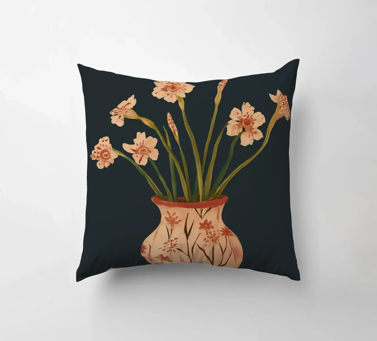 Fiori di colore rosa in un vaso dipinto cuscino da ThingDesign