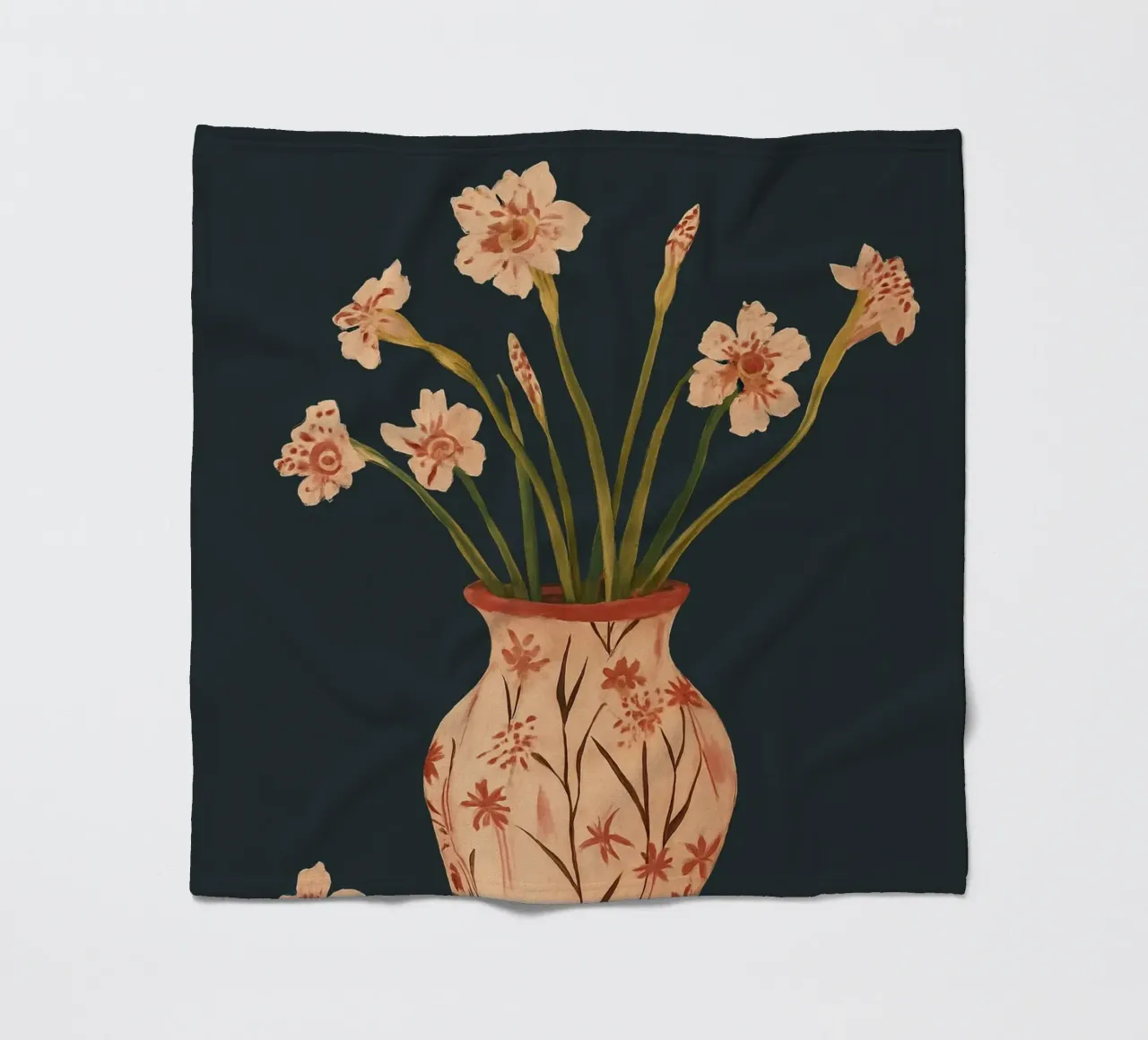 Fiori di colore rosa in un vaso dipinto coperta in pile da ThingDesign