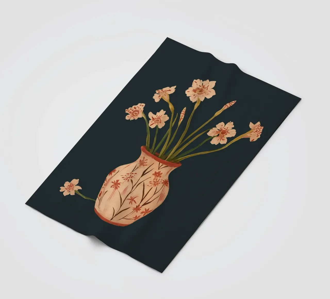 Fiori di colore rosa in un vaso dipinto coperta in pile da ThingDesign