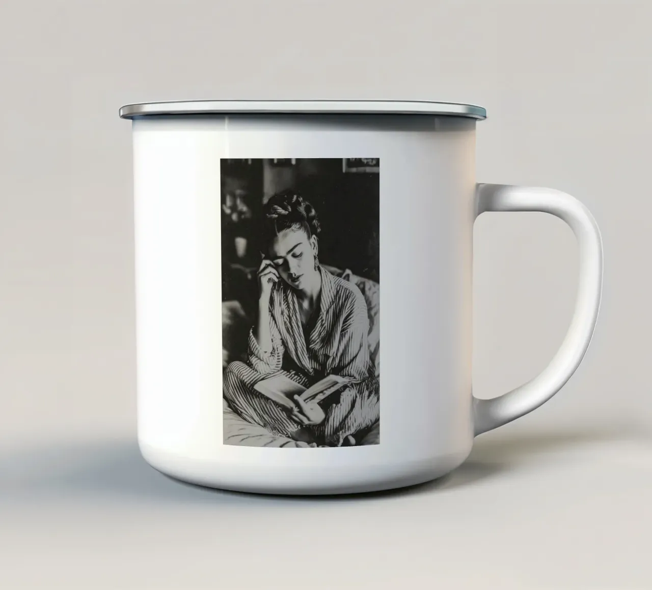 Reading Frida tazza in smalto da treechild