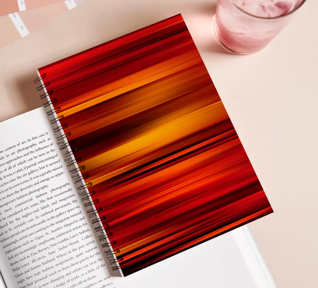 Strisce calde astratte diario ad anelli da Atteloi