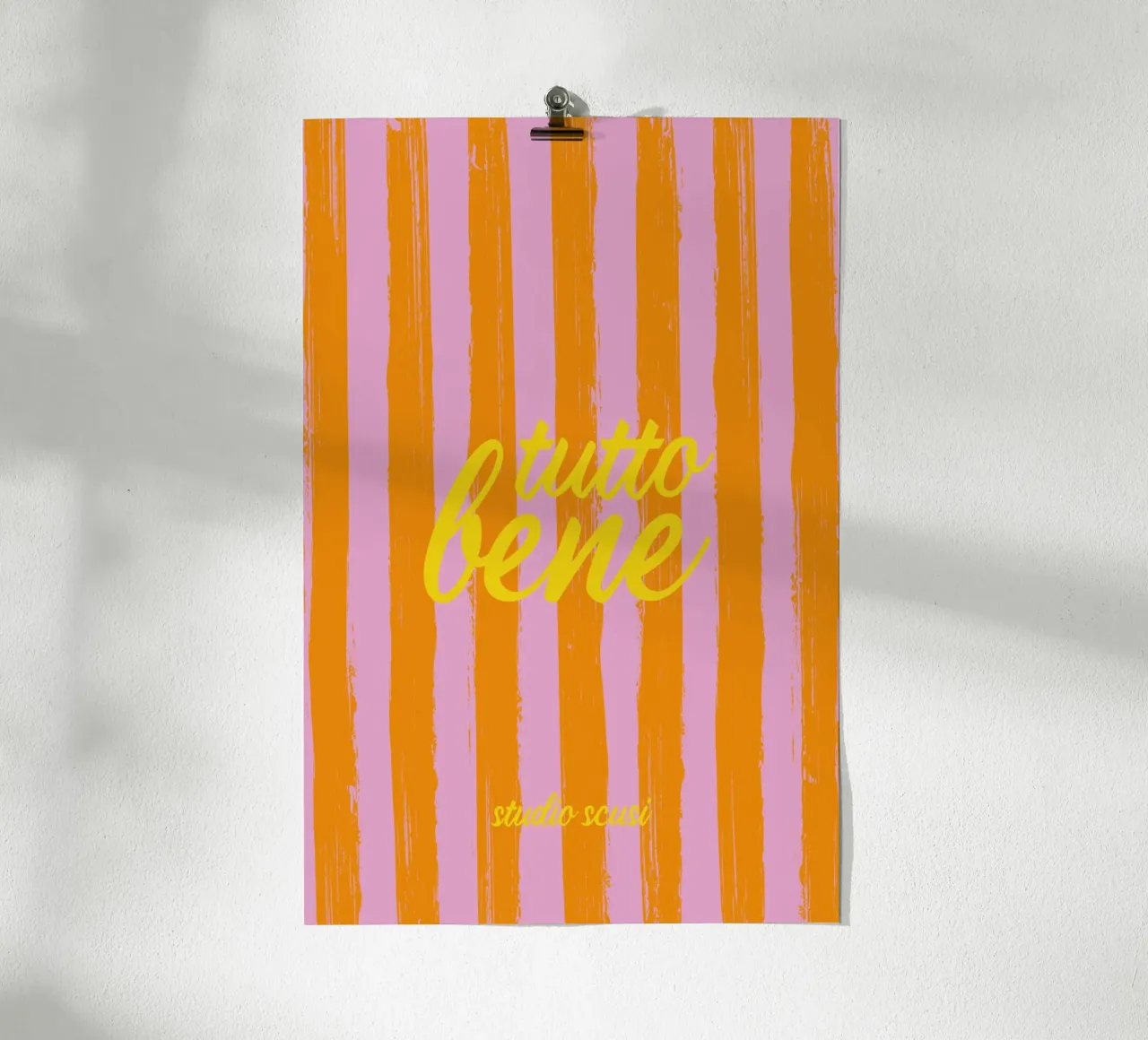 Tutto Bene - Alles gut poster con telaio in alluminio da studio scusi