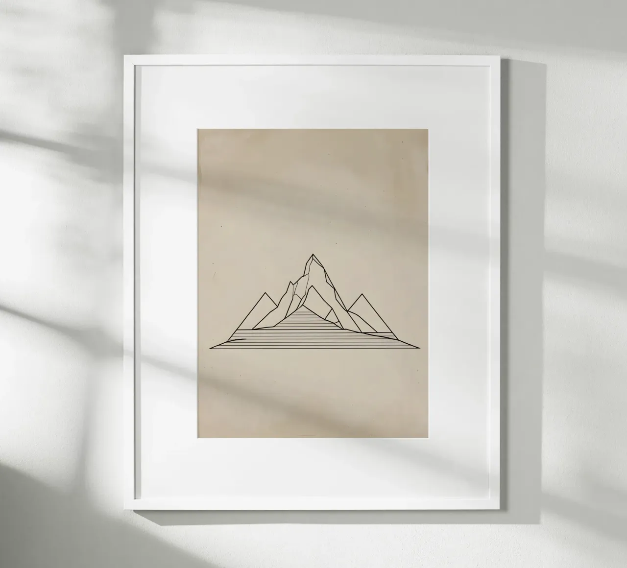 Line Art Mountain poster con telaio in legno da The Green Room