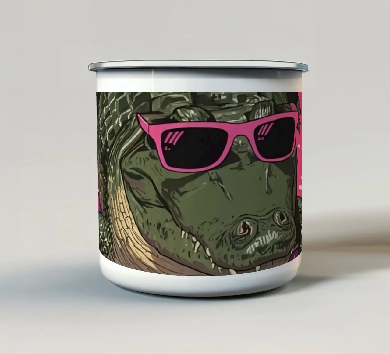 Alligatore in acqua rosa che indossa occhiali da sole tazza in smalto da DesignDoodle