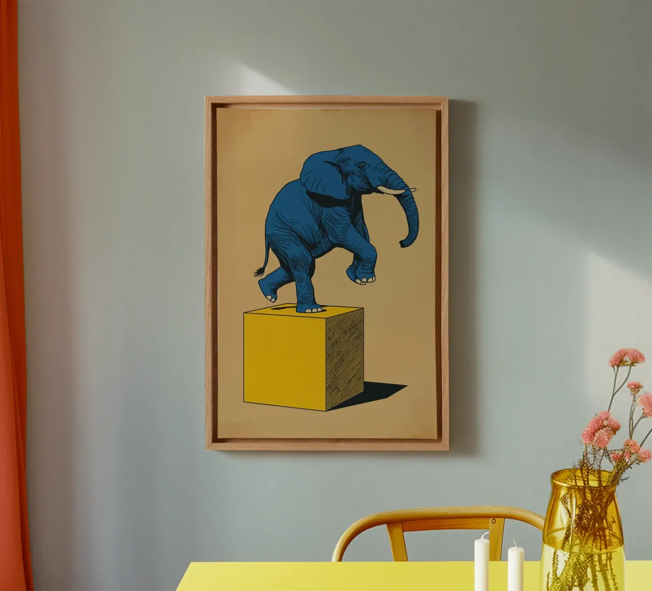 Eléphant bleu en équilibre sur un cube jaune toile avec Caisse américaine de DesignDoodle