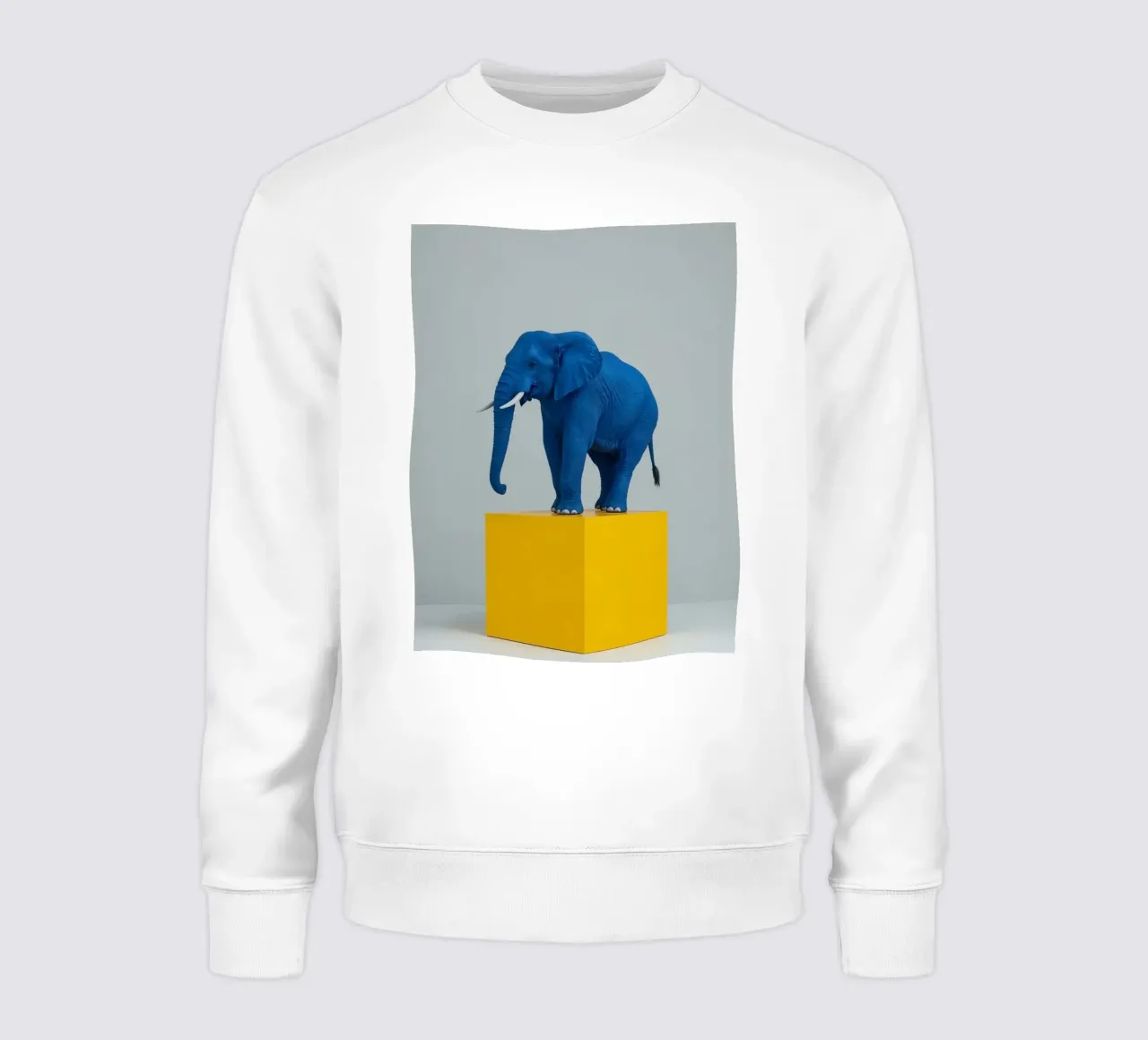 Sculpture d'éléphant bleu sur cube jaune sweat de DesignDoodle