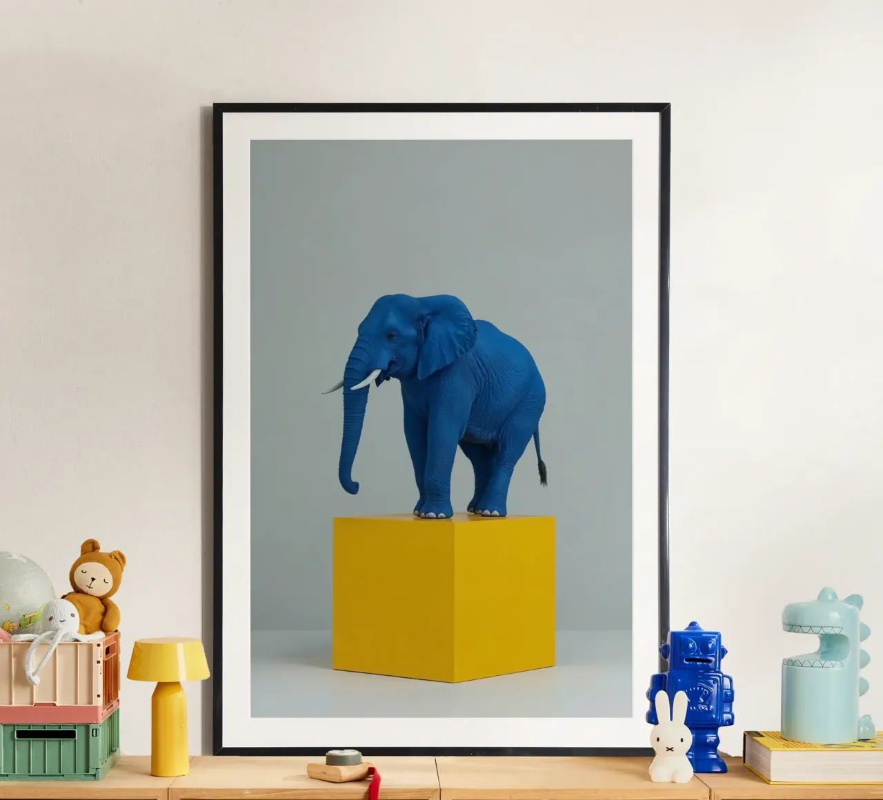 Sculpture d'éléphant bleu sur cube jaune poster de DesignDoodle