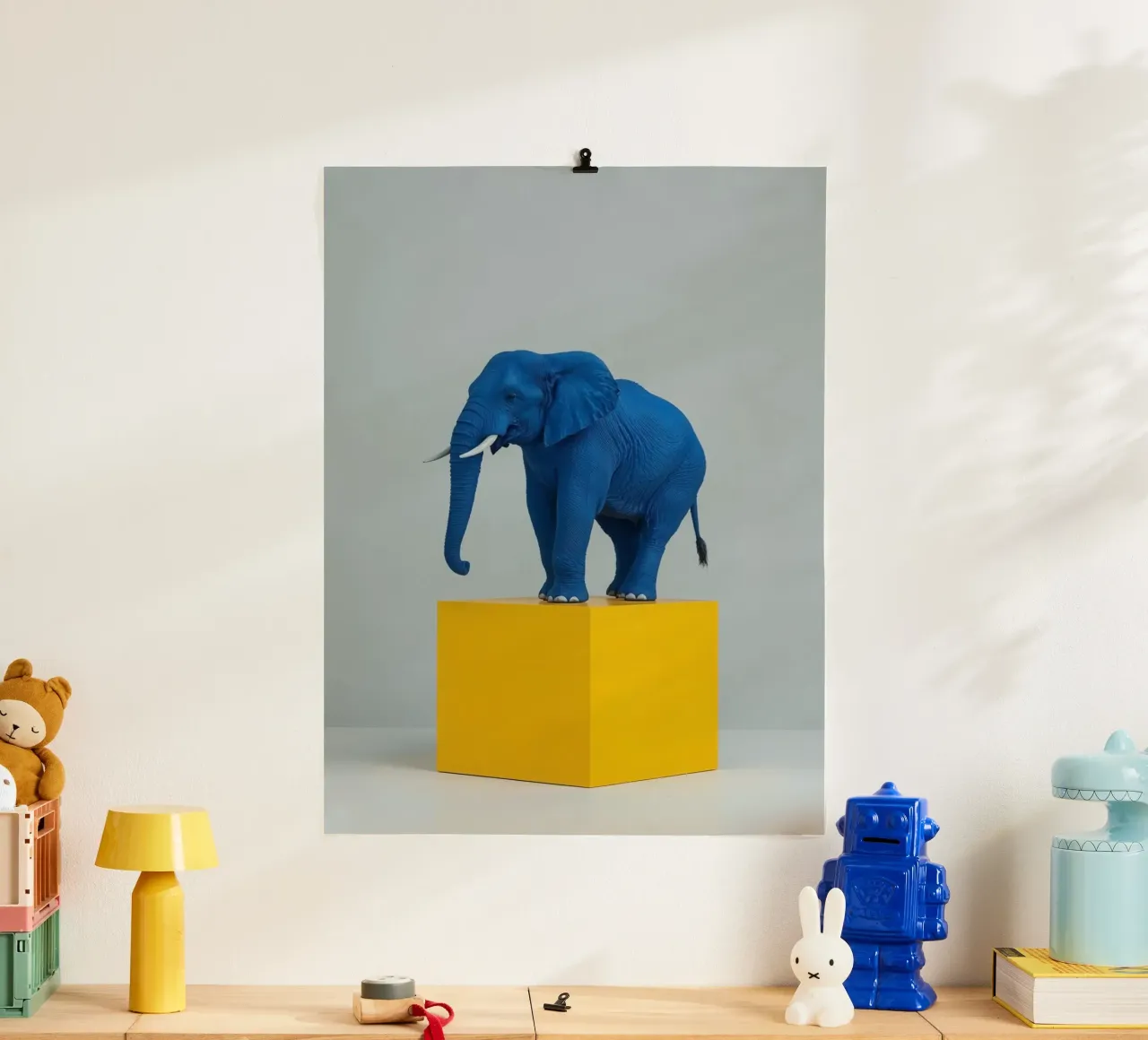Sculpture d'éléphant bleu sur cube jaune poster de DesignDoodle