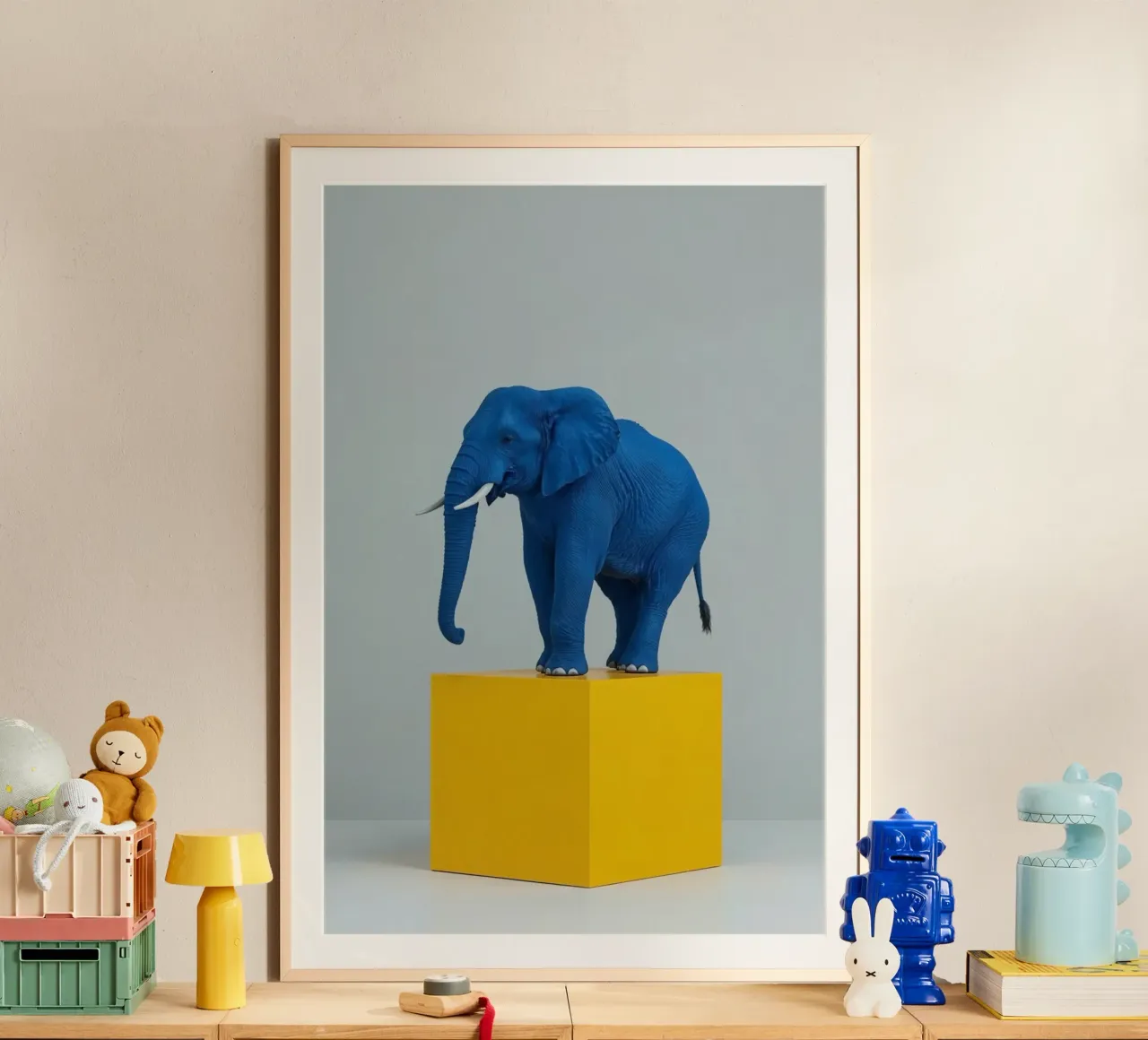 Sculpture d'éléphant bleu sur cube jaune poster de DesignDoodle