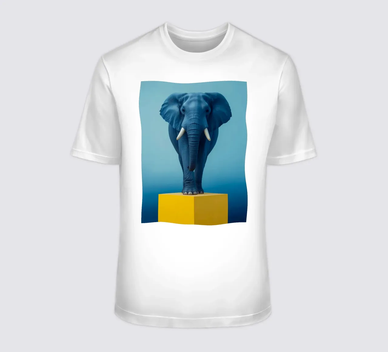 Eléphant bleu debout sur un cube jaune t-shirt de DesignDoodle