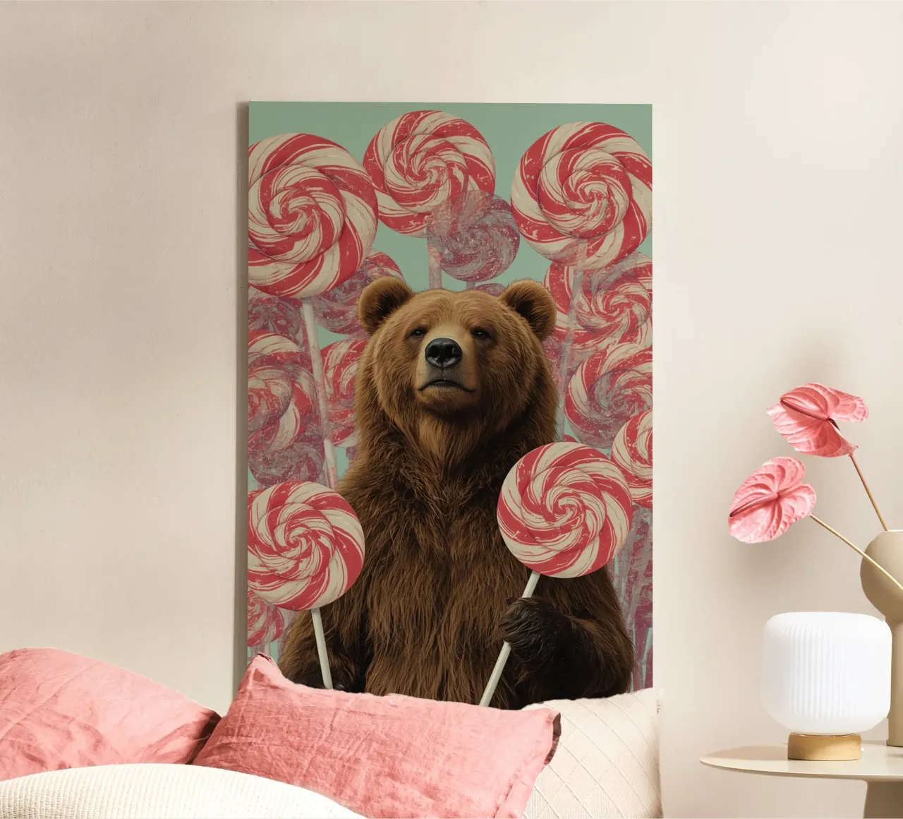 Orso marrone che tiene in mano lecca-lecca a spirale tela con Cornice a cassetta da DesignDoodle
