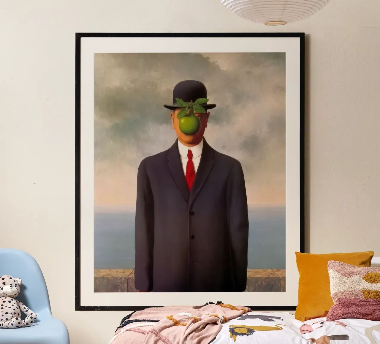 Der Menschensohn, 1946 von Rene Magritte Poster mit Aluminium Rahmen von TIGER JHONSON
