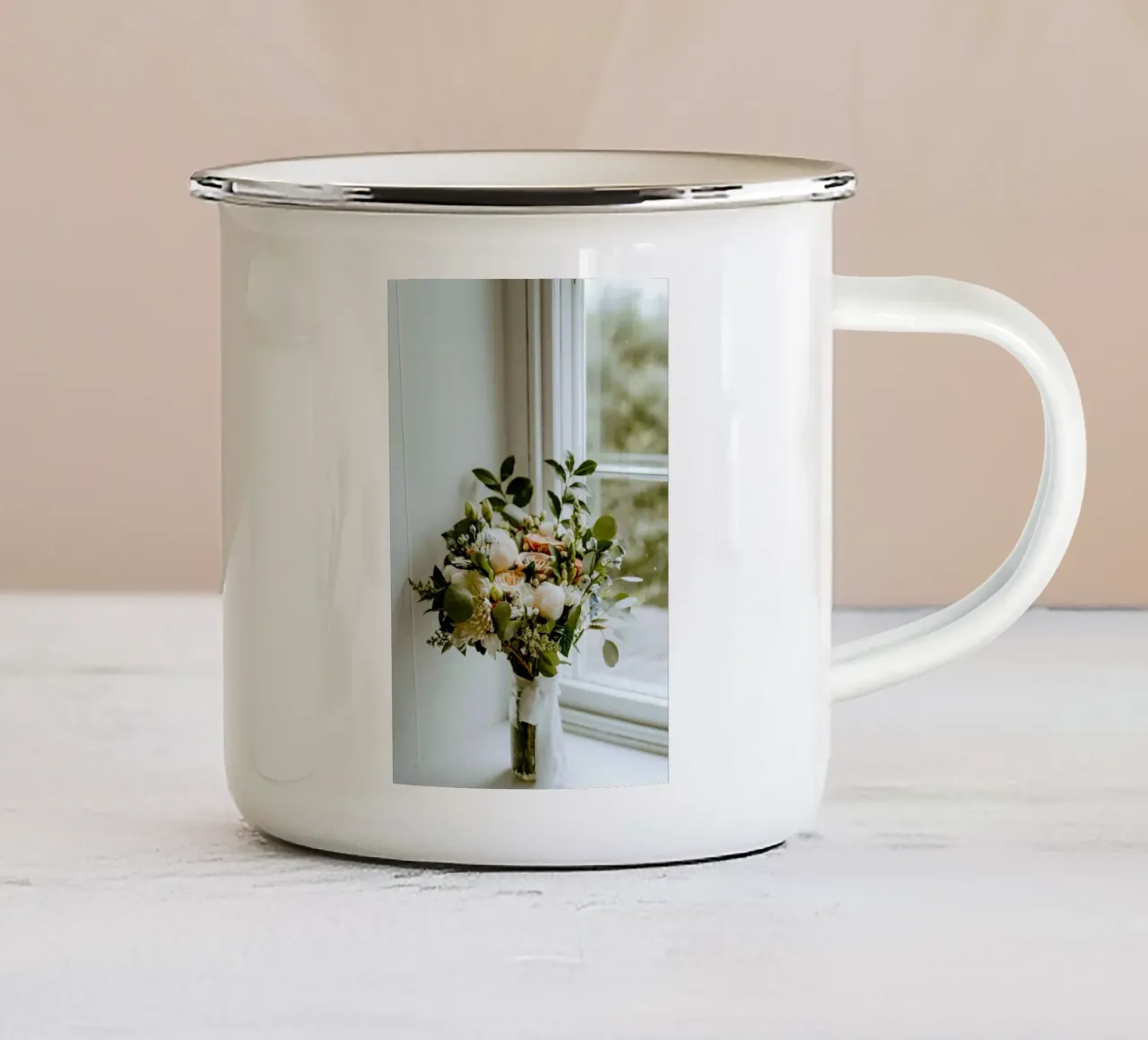vase on window tazza in smalto da space words