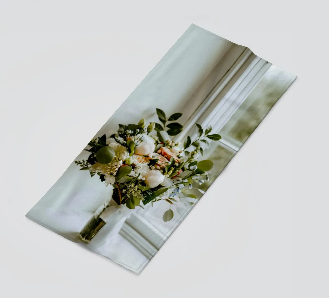vase on window telo mare da space words