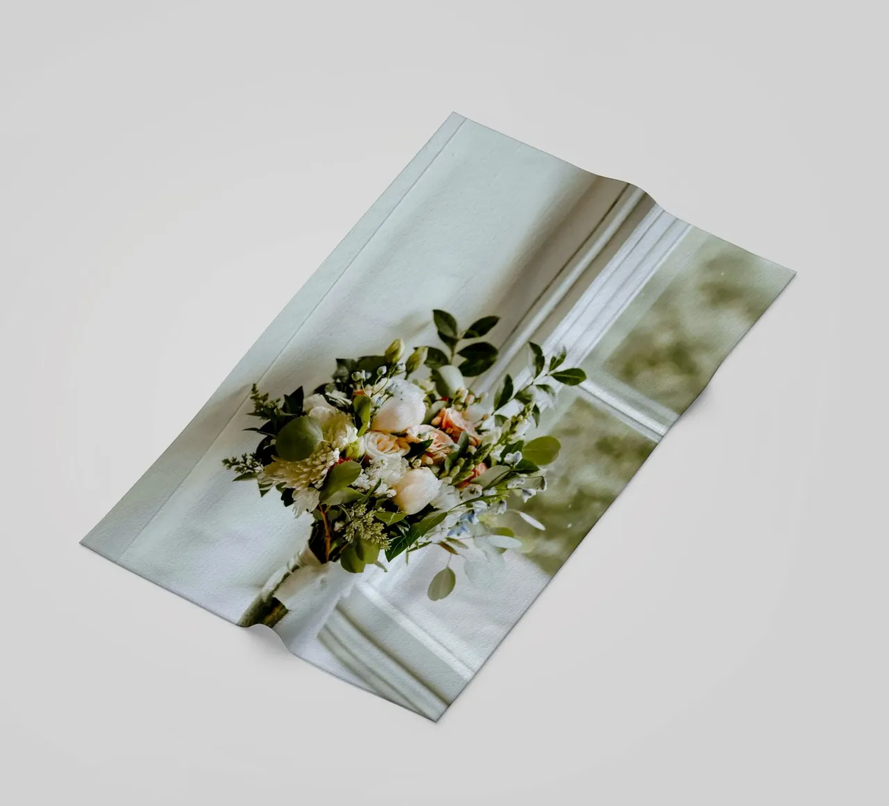vase on window telo mare da space words