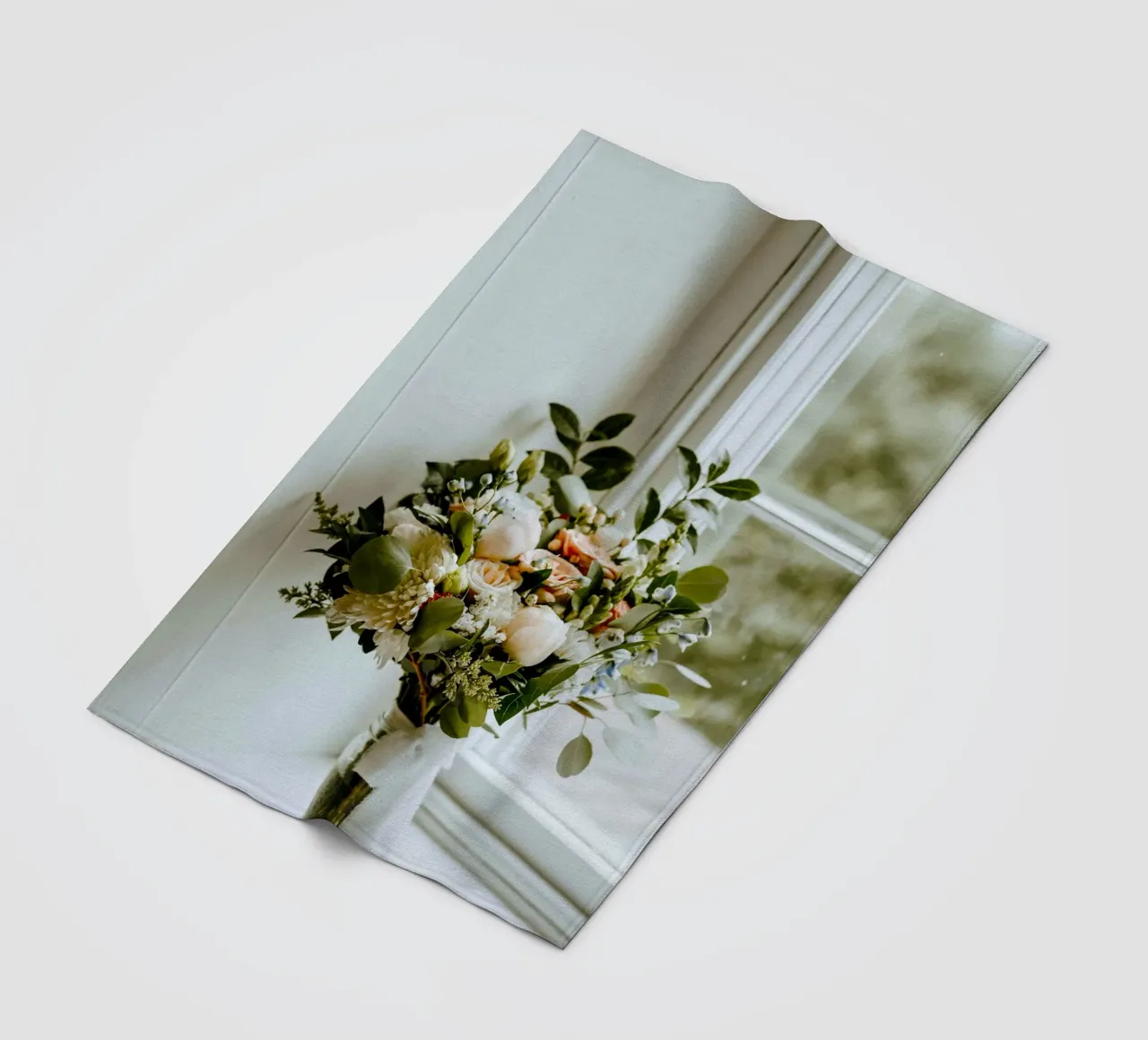 vase on window coperta in pile da space words