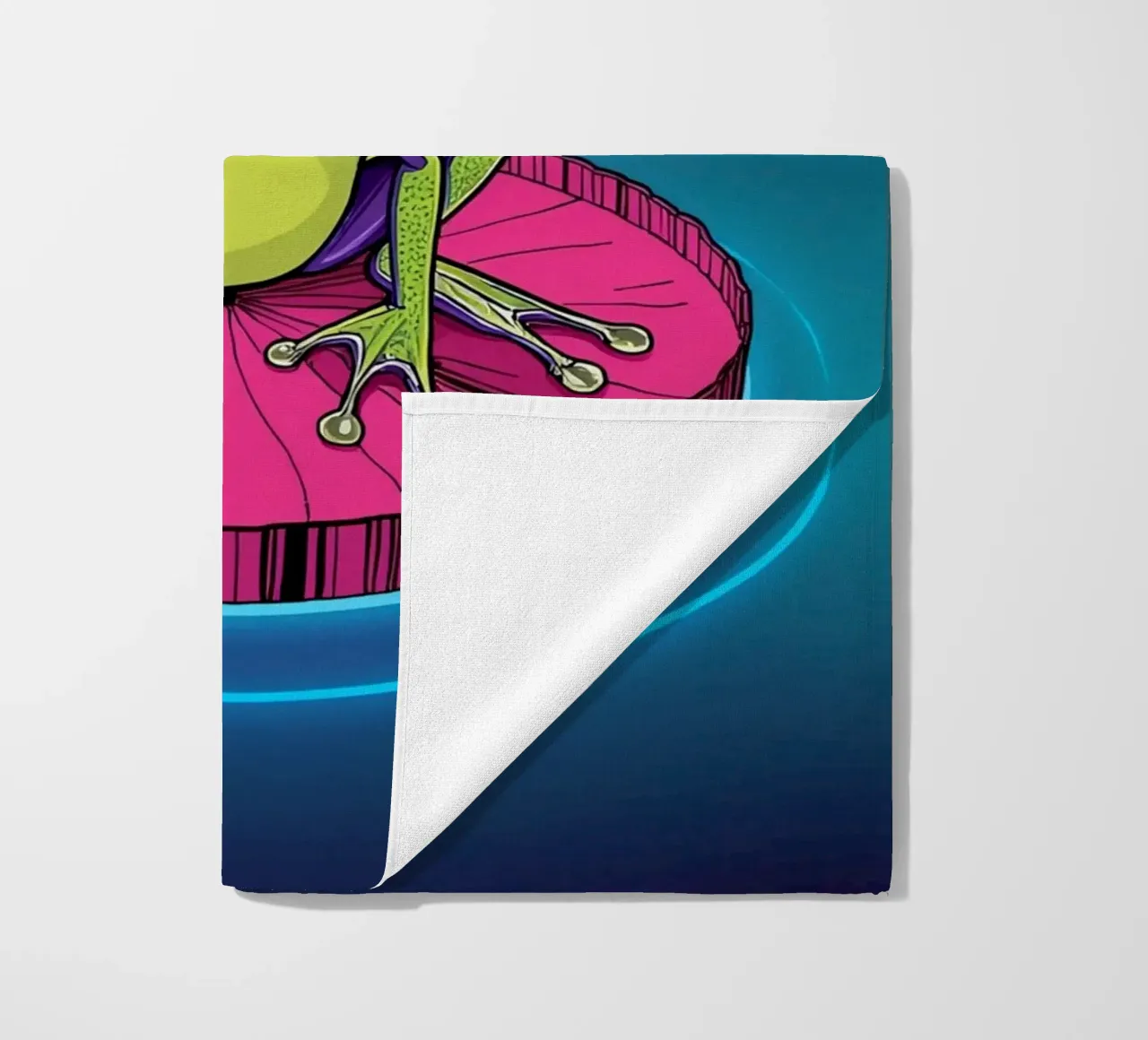 Rana cartone animato su ninfea con aureola telo mare da DesignDoodle
